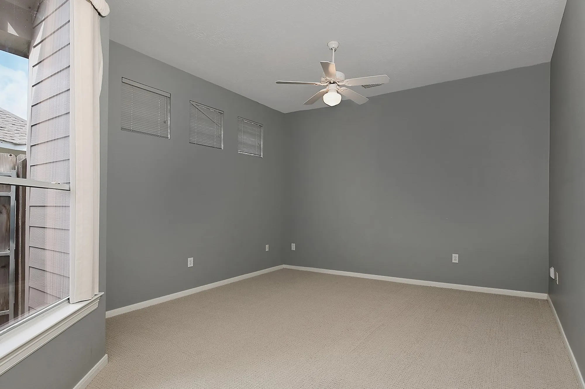 Property Slideshow image 16 of 47 | 7 sovereign way, Conroe, TX, 77384