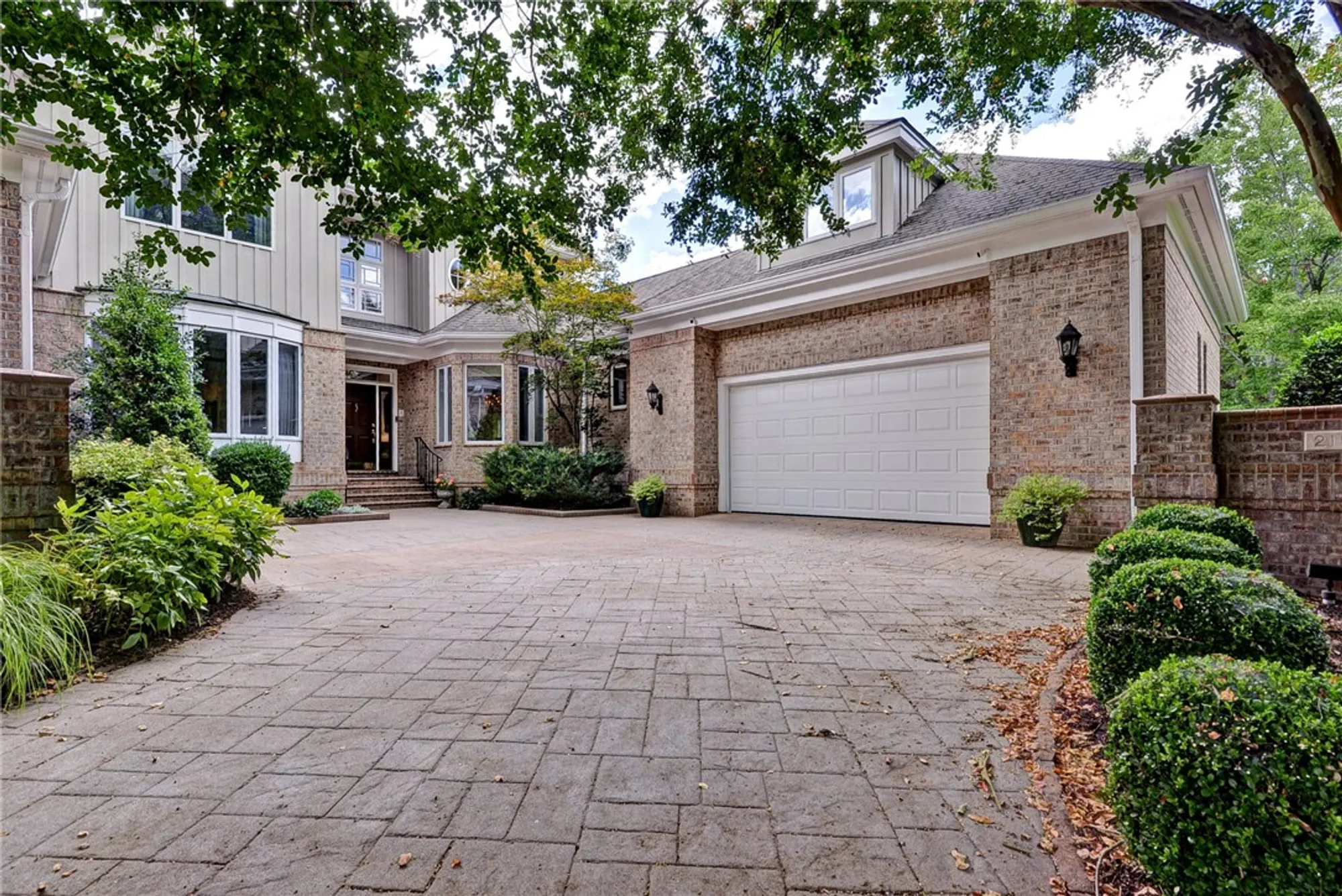 Property Slideshow image 2 of 42 | 215 rivers edge, Williamsburg, VA, 23185