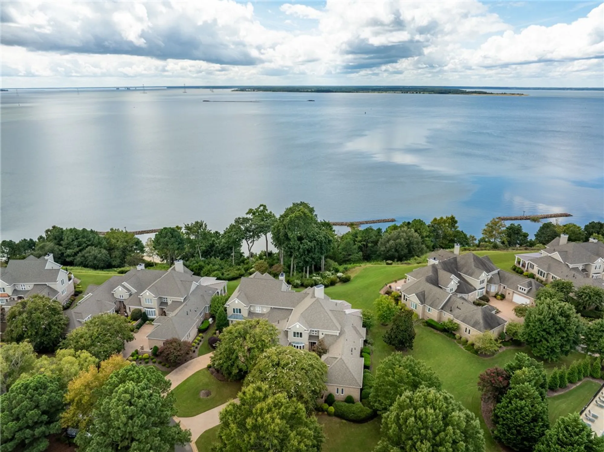 Property Slideshow image 35 of 42 | 215 rivers edge, Williamsburg, VA, 23185