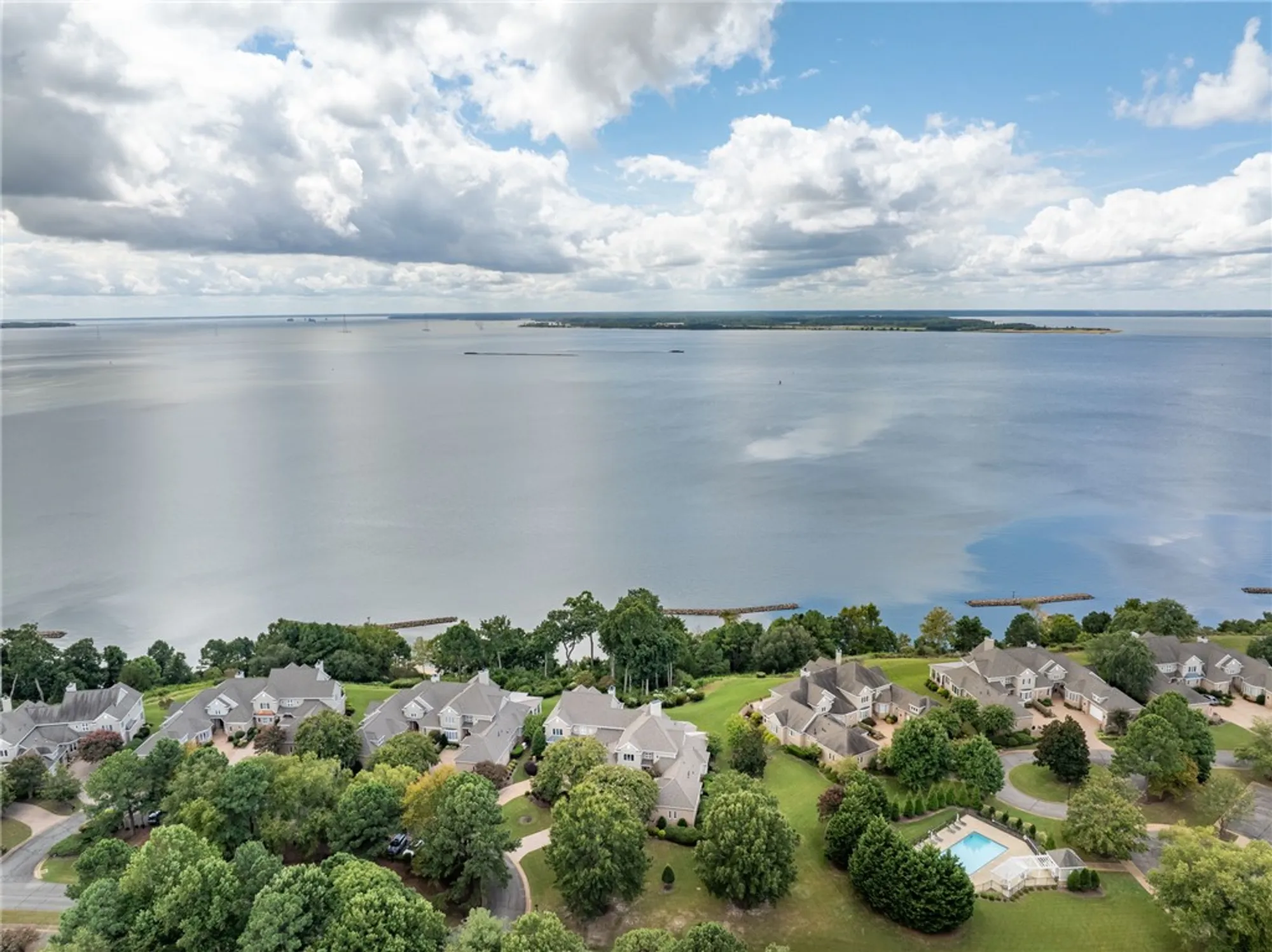 Property Slideshow image 36 of 42 | 215 rivers edge, Williamsburg, VA, 23185