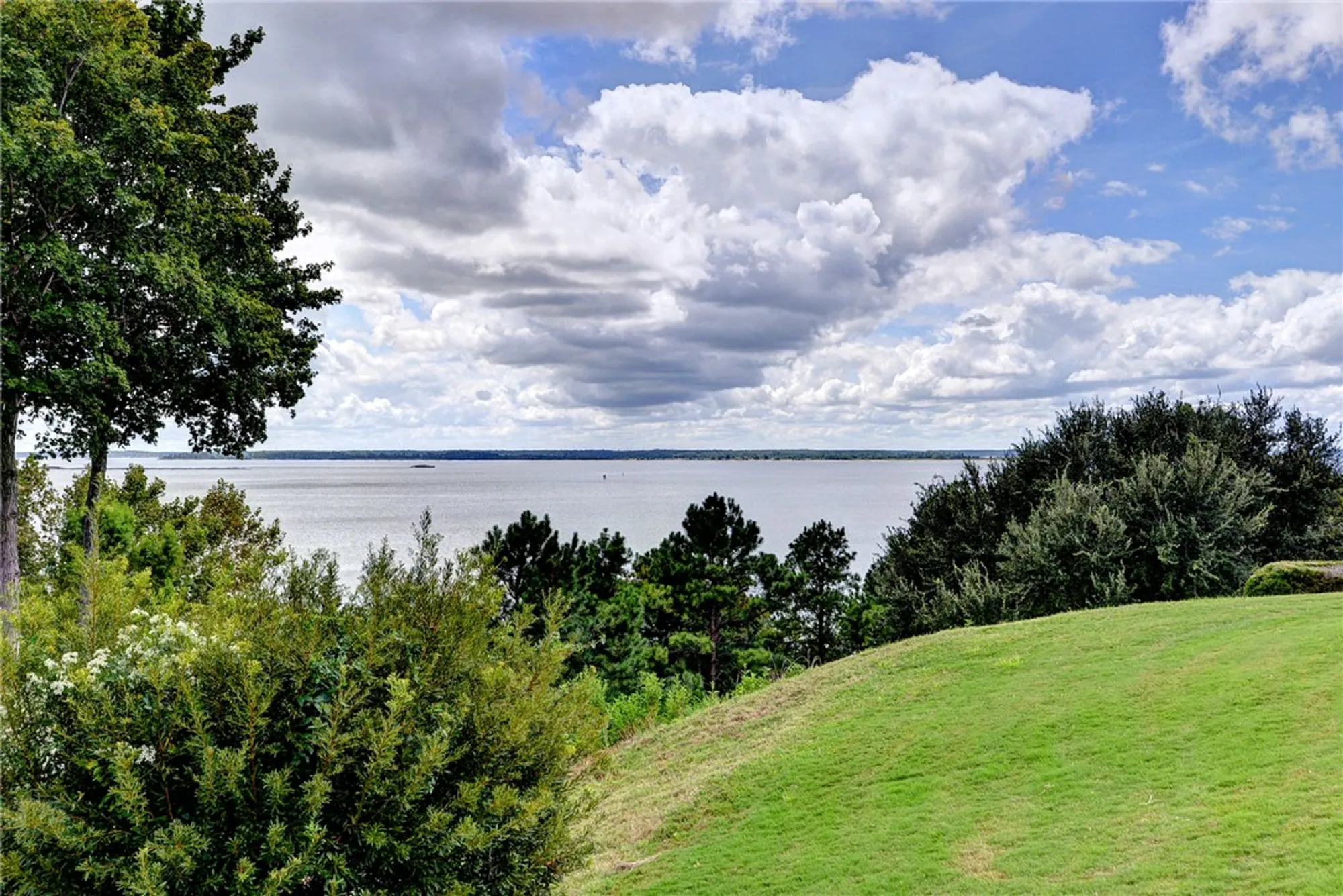 Property Slideshow image 6 of 42 | 215 rivers edge, Williamsburg, VA, 23185