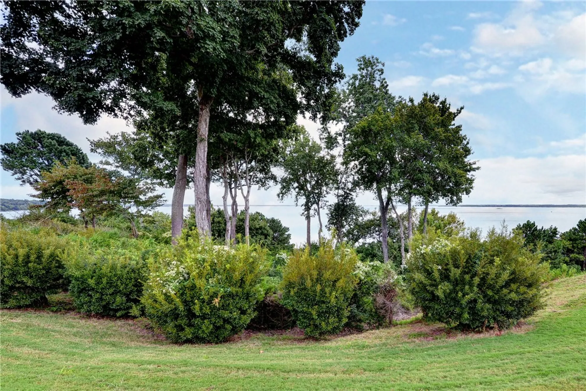 Property Slideshow image 7 of 42 | 215 rivers edge, Williamsburg, VA, 23185
