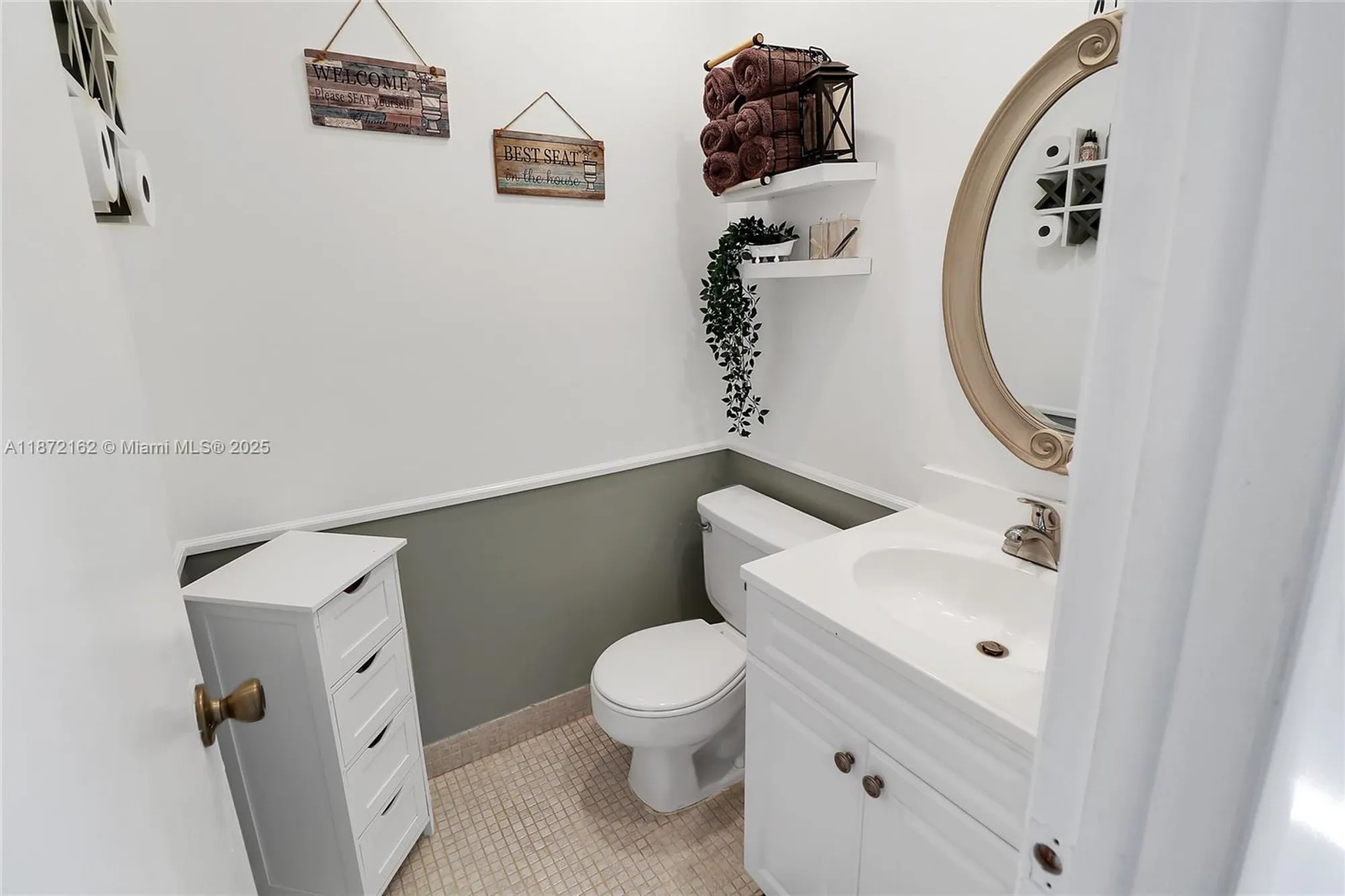 Property Slideshow image 17 of 18 | 608 normandy m, Delray Beach, FL, 33484