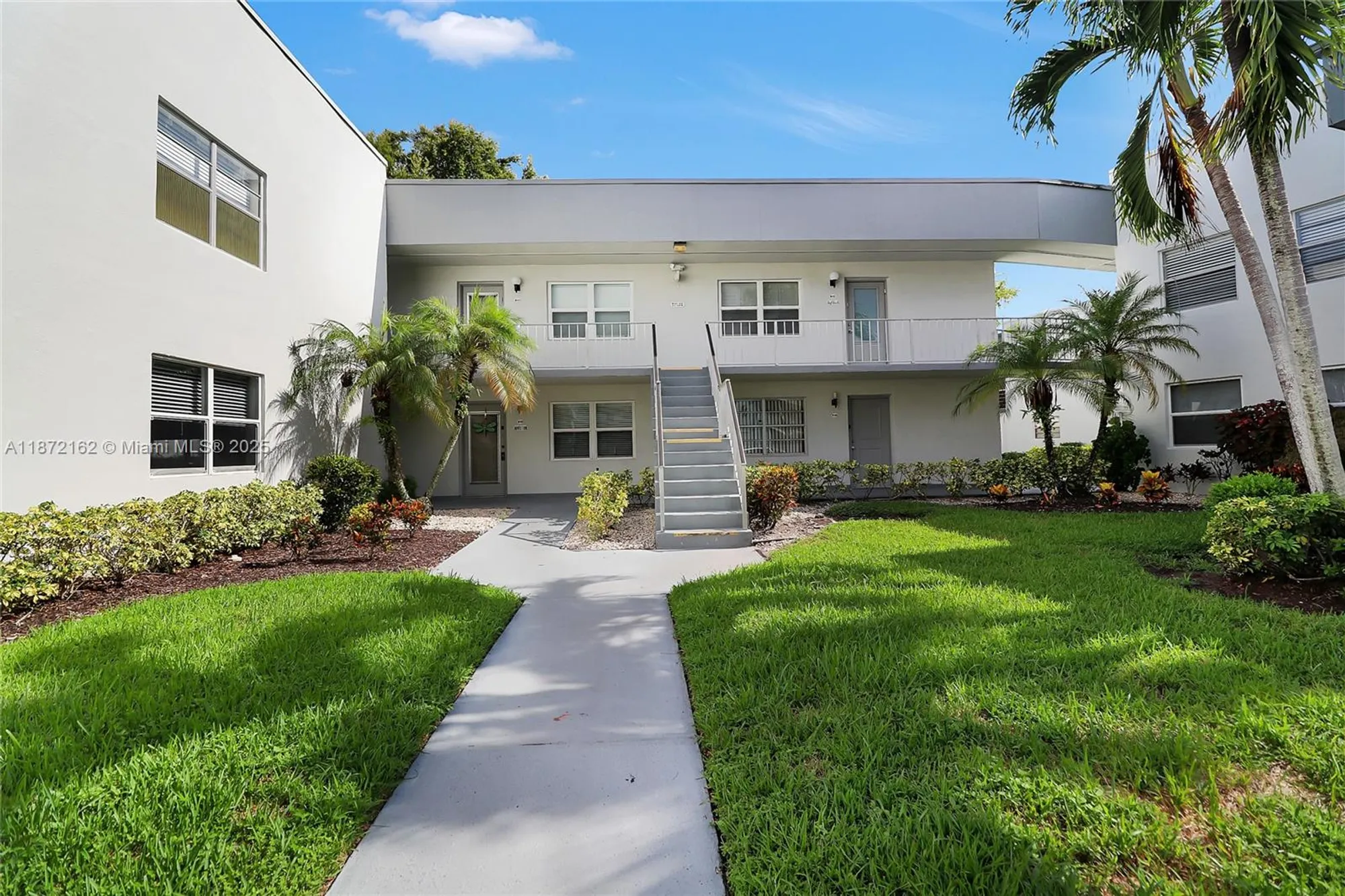 Property Slideshow image 2 of 18 | 608 normandy m, Delray Beach, FL, 33484