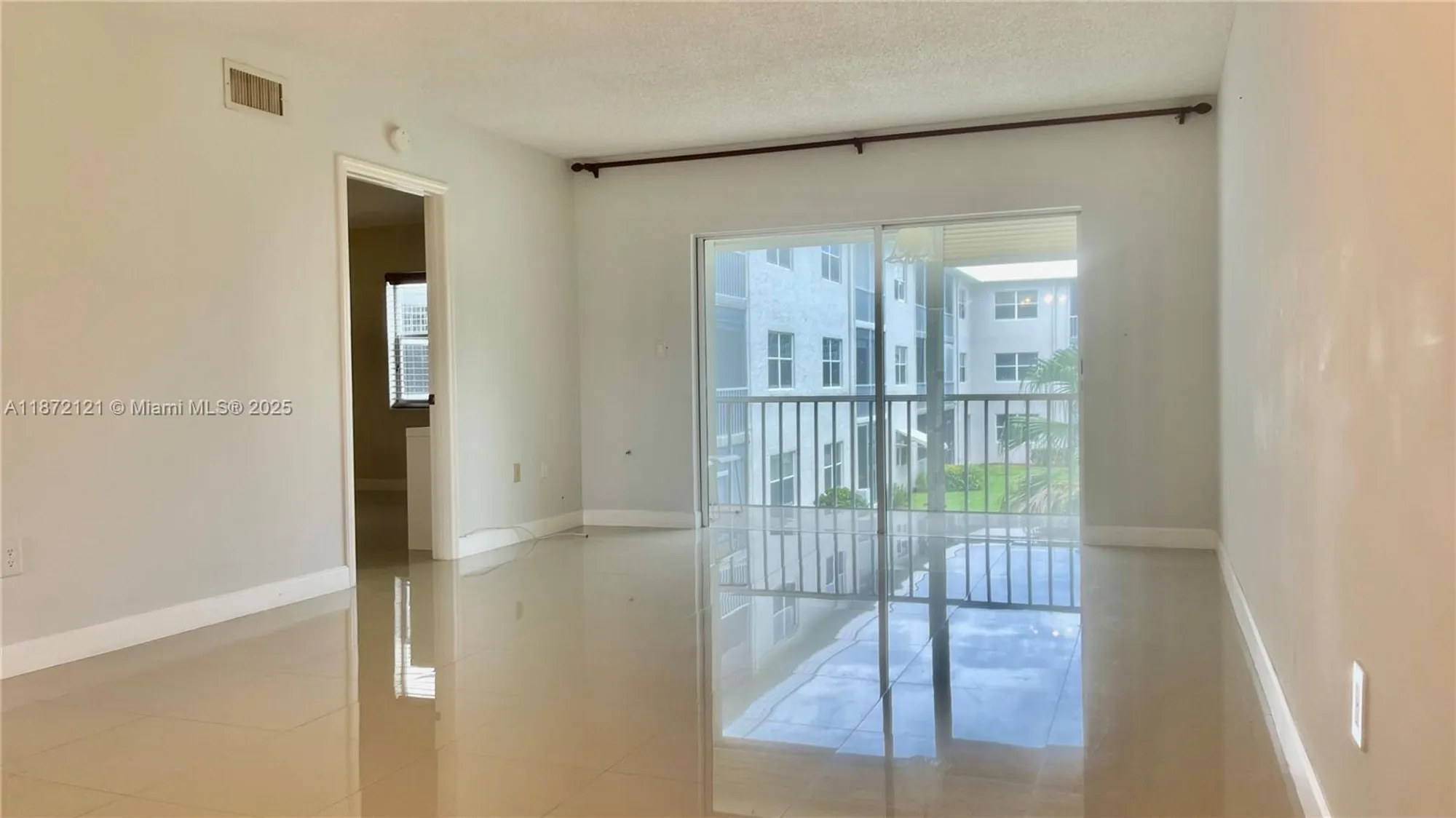 Property Slideshow image 12 of 48 | 9856 marina blvd apt 1320, Boca Raton, FL, 33428