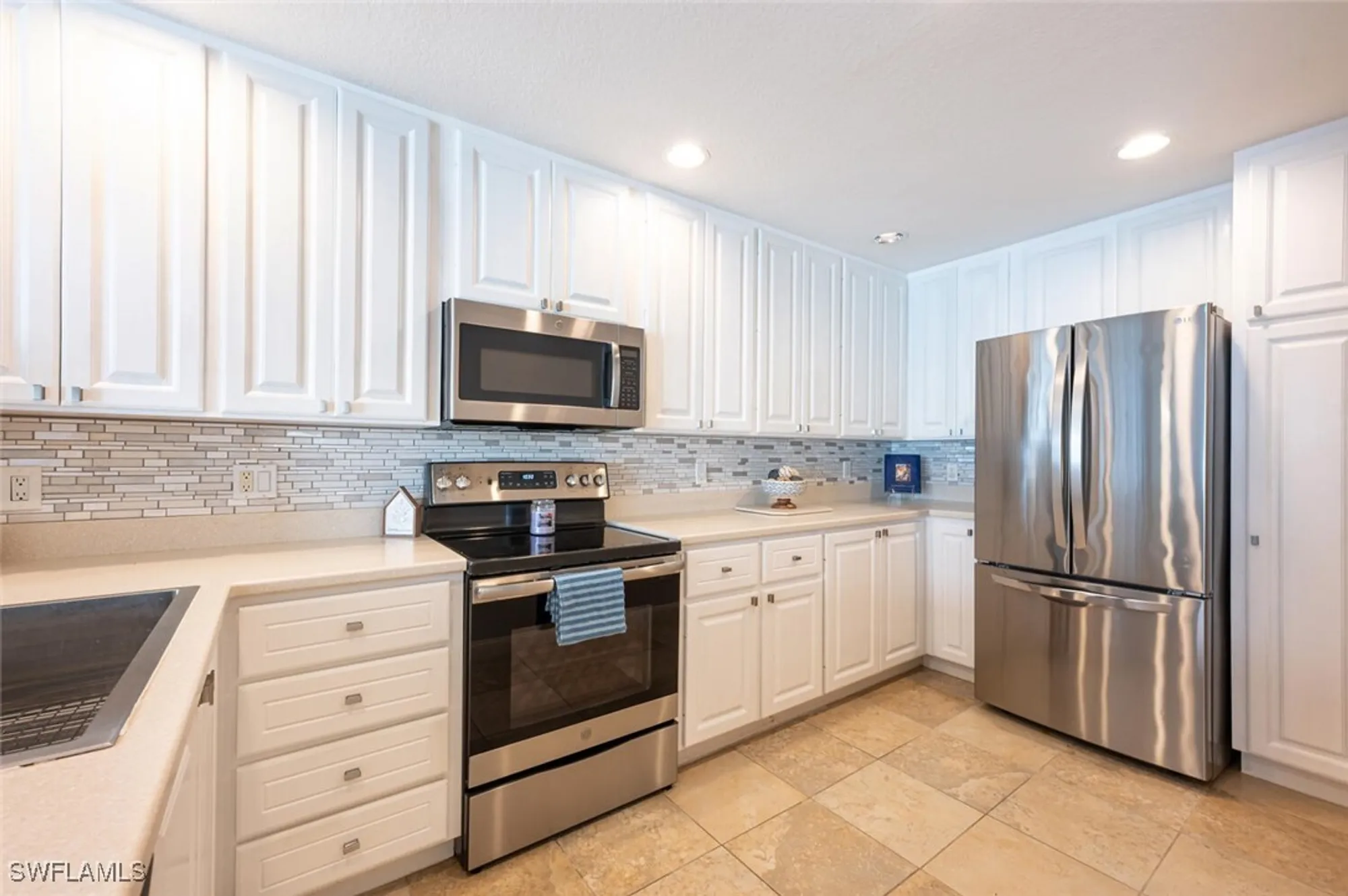 Property Slideshow image 10 of 50 | 15586 latitude dr, Bonita Springs, FL, 34135