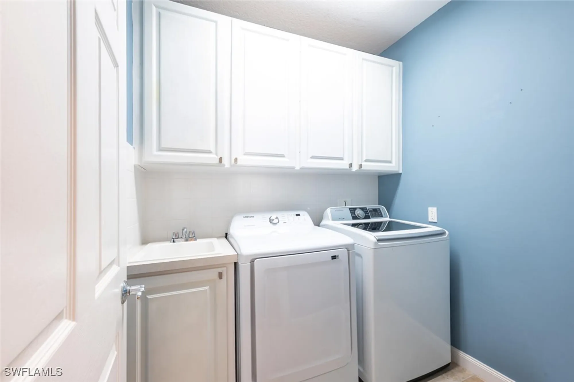 Property Slideshow image 33 of 50 | 15586 latitude dr, Bonita Springs, FL, 34135