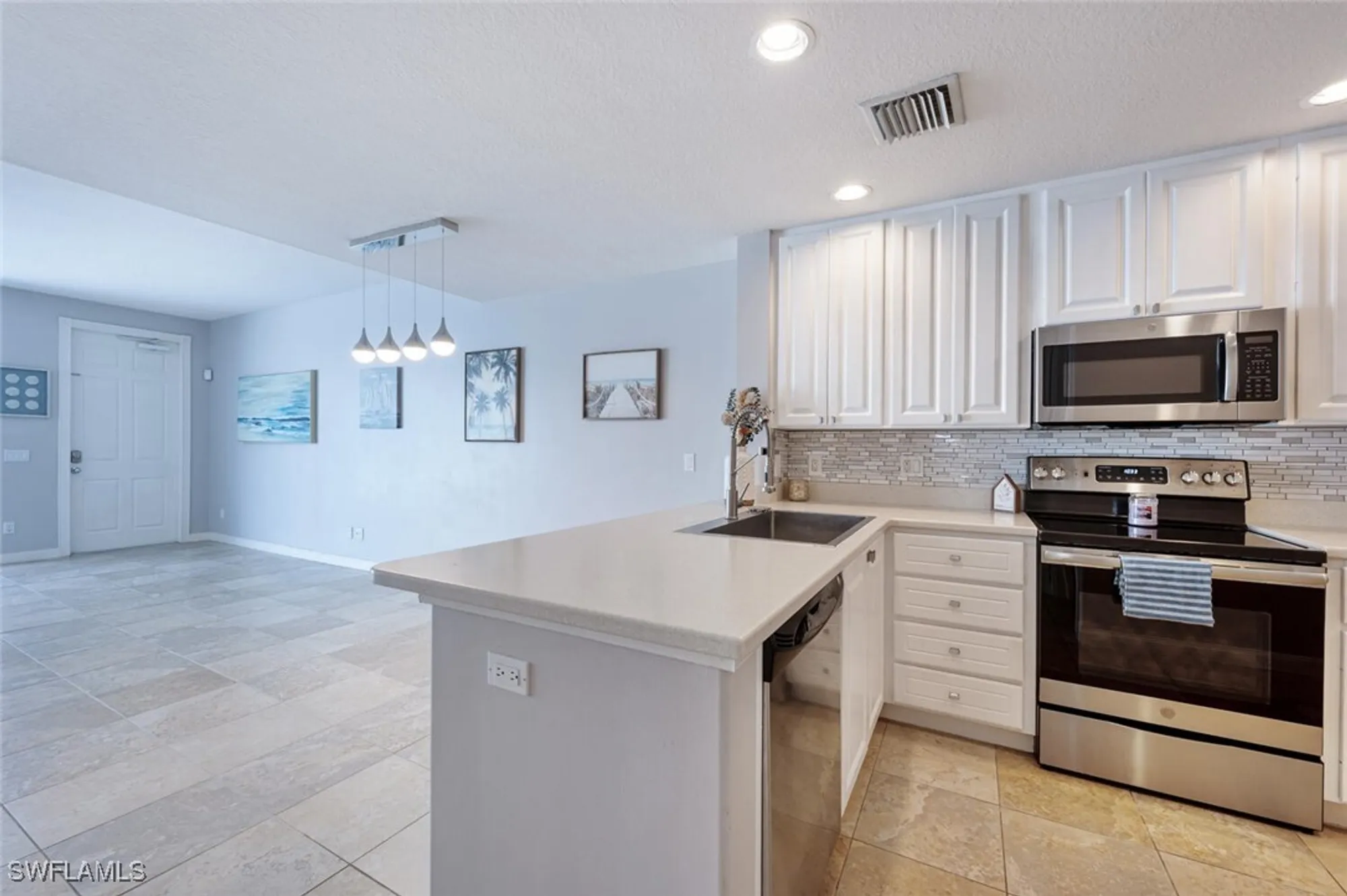 Property Slideshow image 9 of 50 | 15586 latitude dr, Bonita Springs, FL, 34135