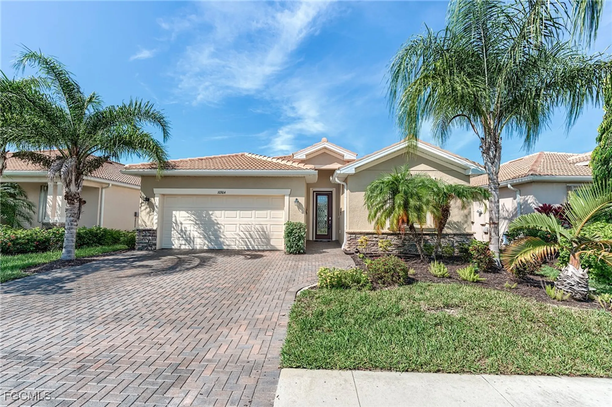 Property Slideshow image 2 of 50 | 10304 livorno dr, Fort Myers, FL, 33913