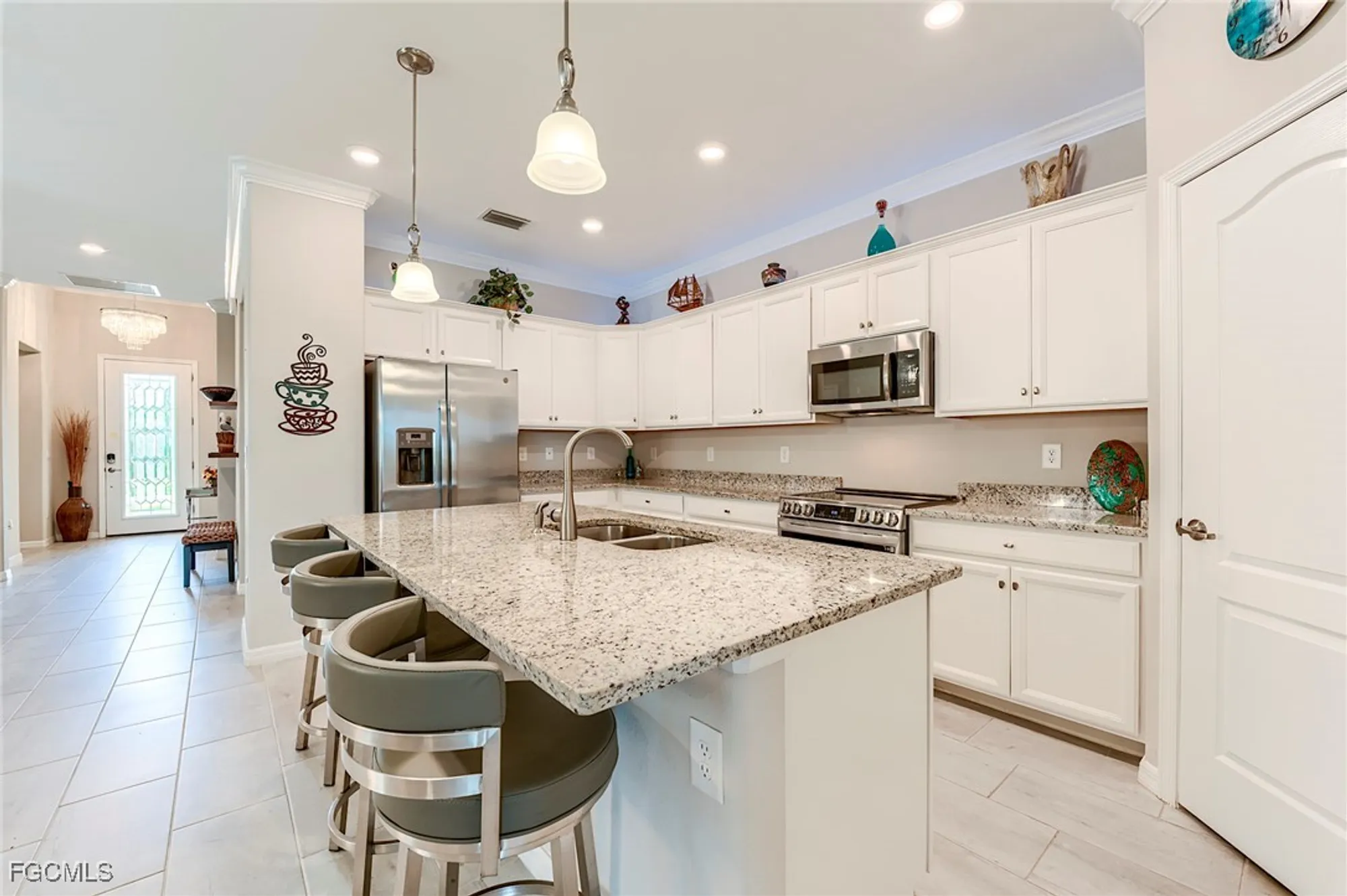 Property Slideshow image 7 of 50 | 10304 livorno dr, Fort Myers, FL, 33913