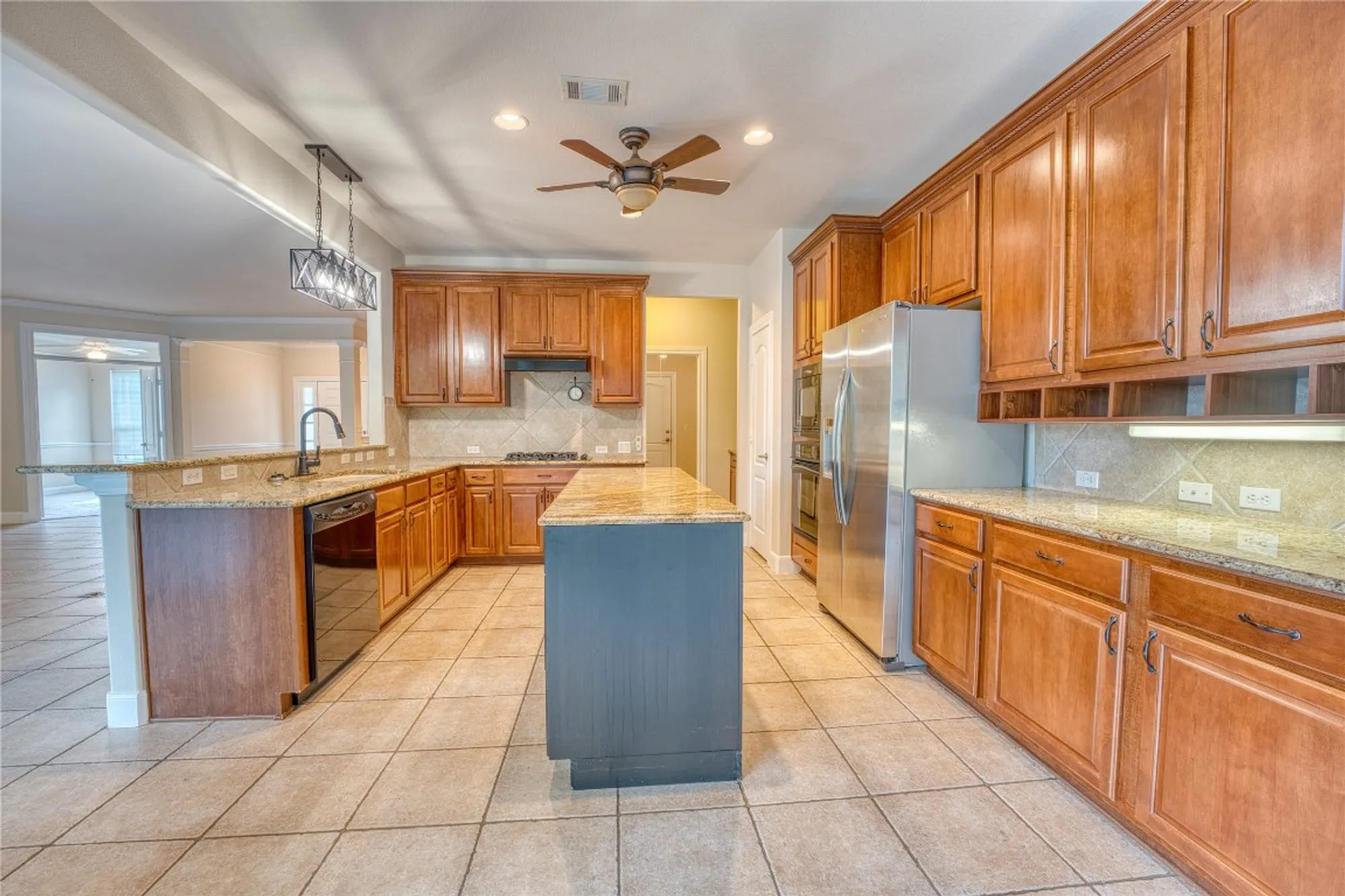 Property Slideshow image 10 of 34 | 209 summit st, Georgetown, TX, 78633