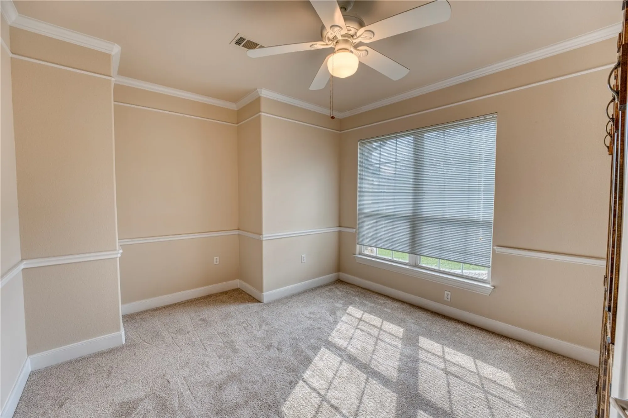 Property Slideshow image 23 of 34 | 209 summit st, Georgetown, TX, 78633