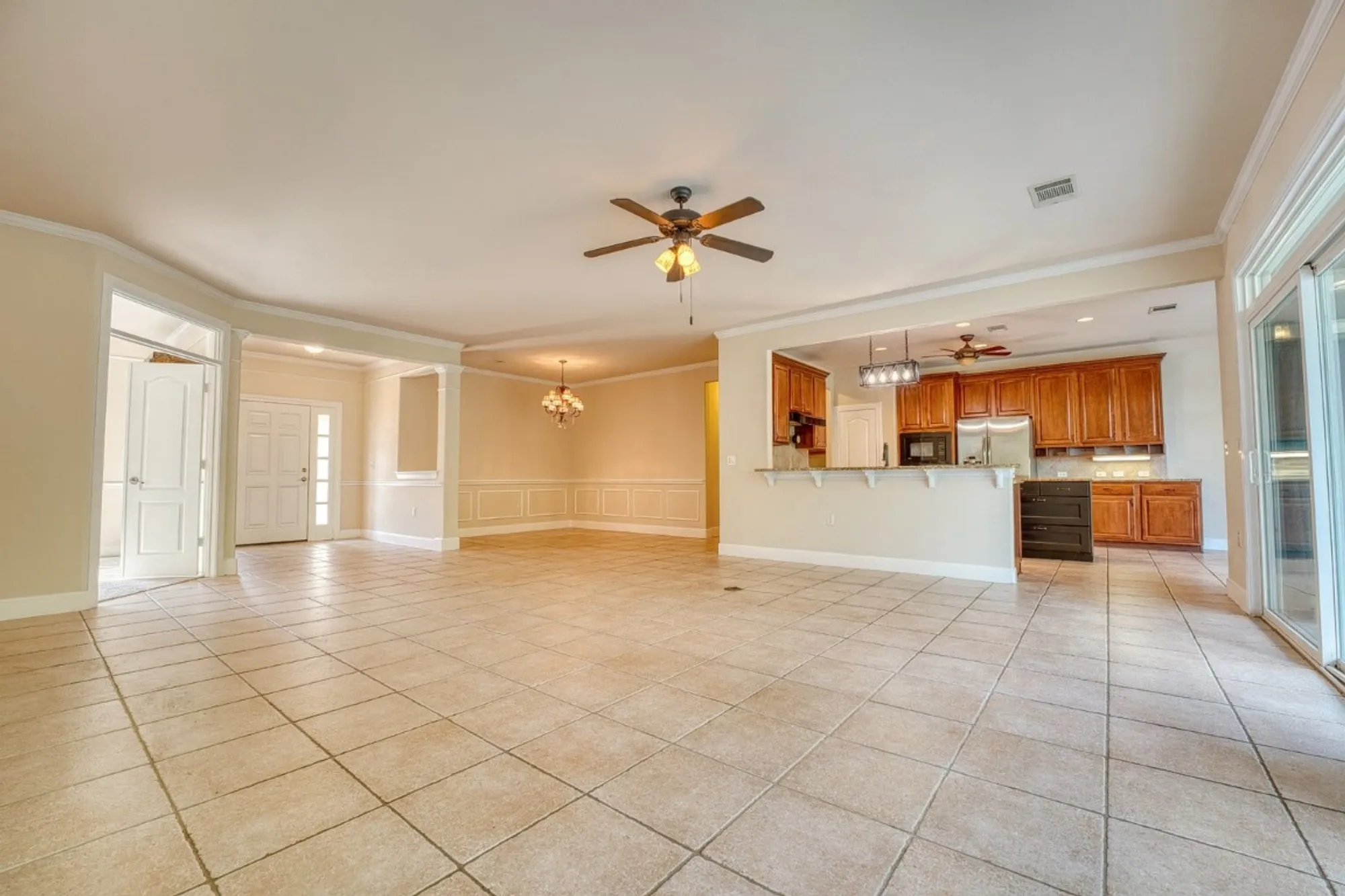 Property Slideshow image 4 of 34 | 209 summit st, Georgetown, TX, 78633