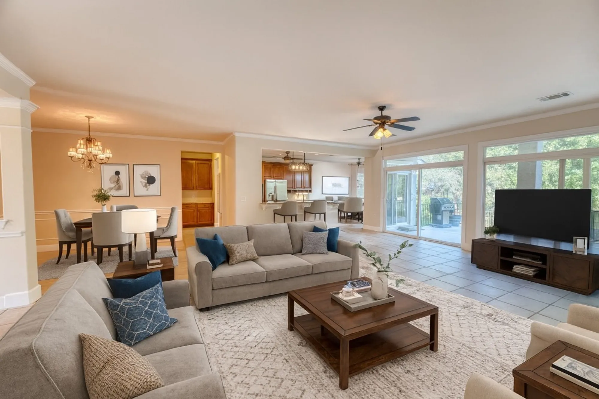 Property Slideshow image 6 of 34 | 209 summit st, Georgetown, TX, 78633