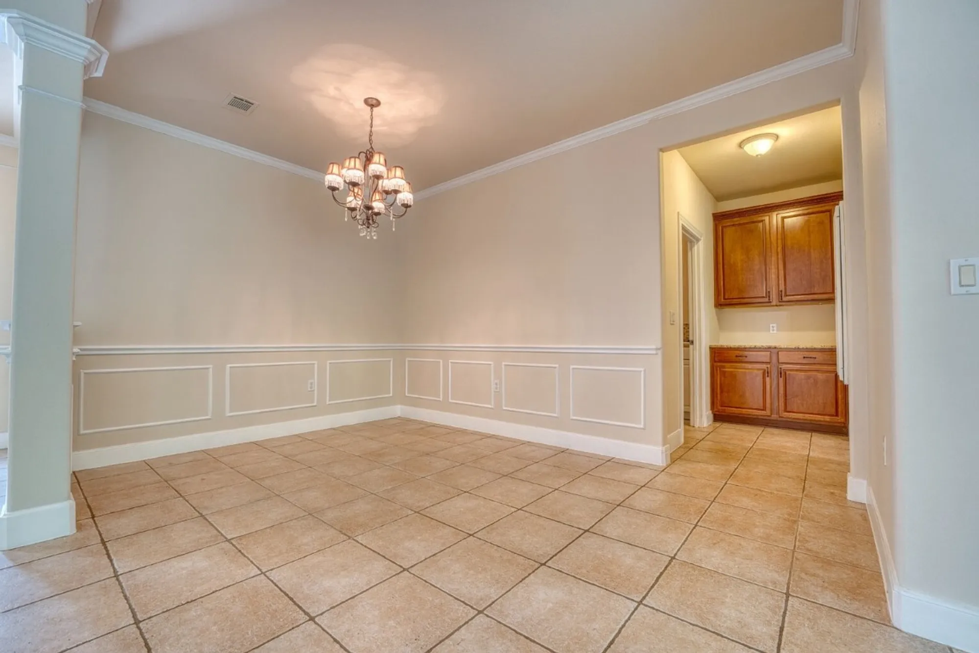 Property Slideshow image 7 of 34 | 209 summit st, Georgetown, TX, 78633