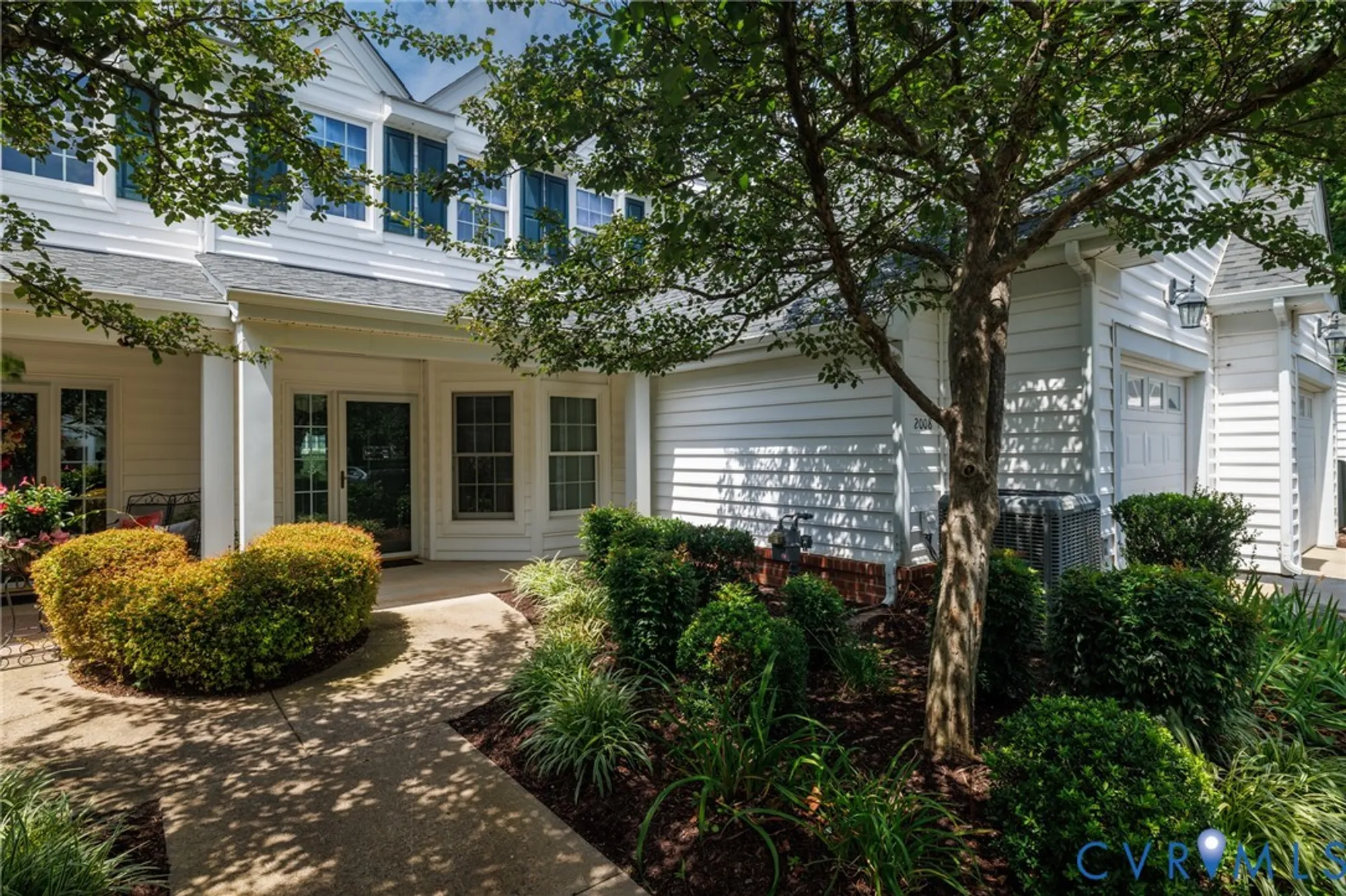 Property Slideshow image 2 of 47 | 2008 magnolia grove way, Midlothian, VA, 23113