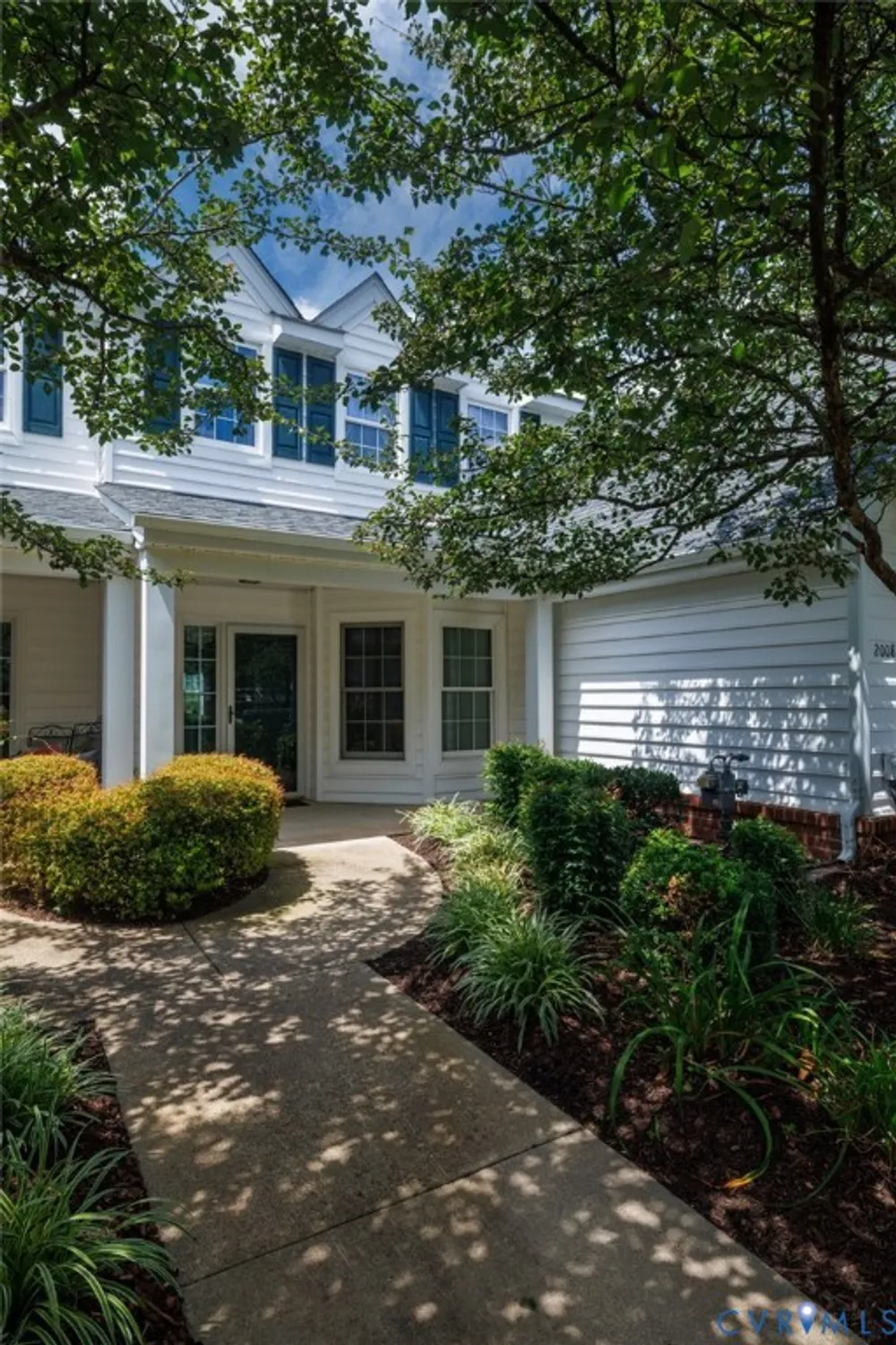 Property Slideshow image 3 of 47 | 2008 magnolia grove way, Midlothian, VA, 23113