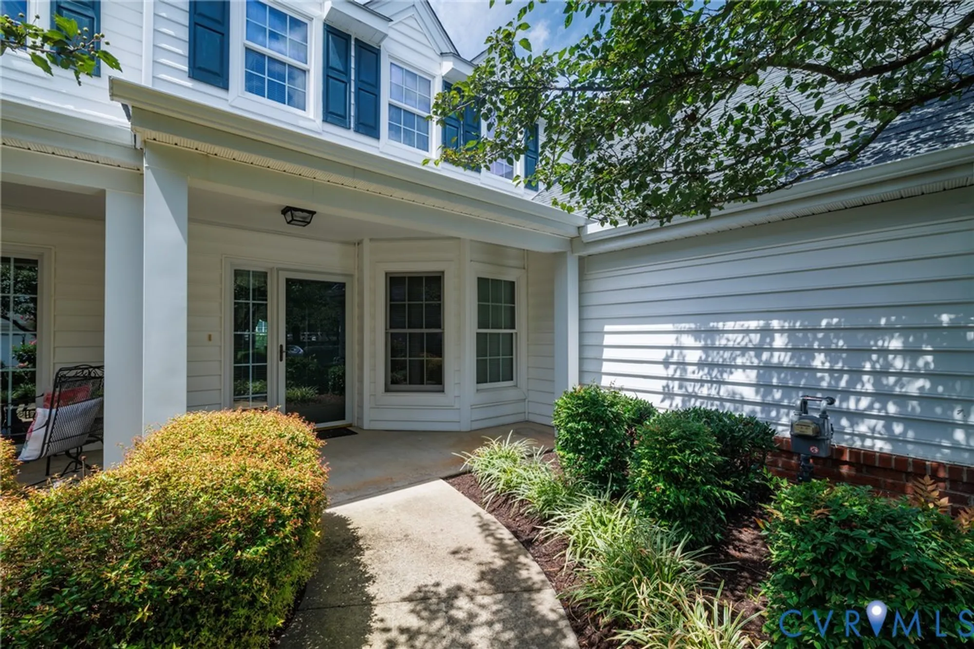 Property Slideshow image 4 of 47 | 2008 magnolia grove way, Midlothian, VA, 23113