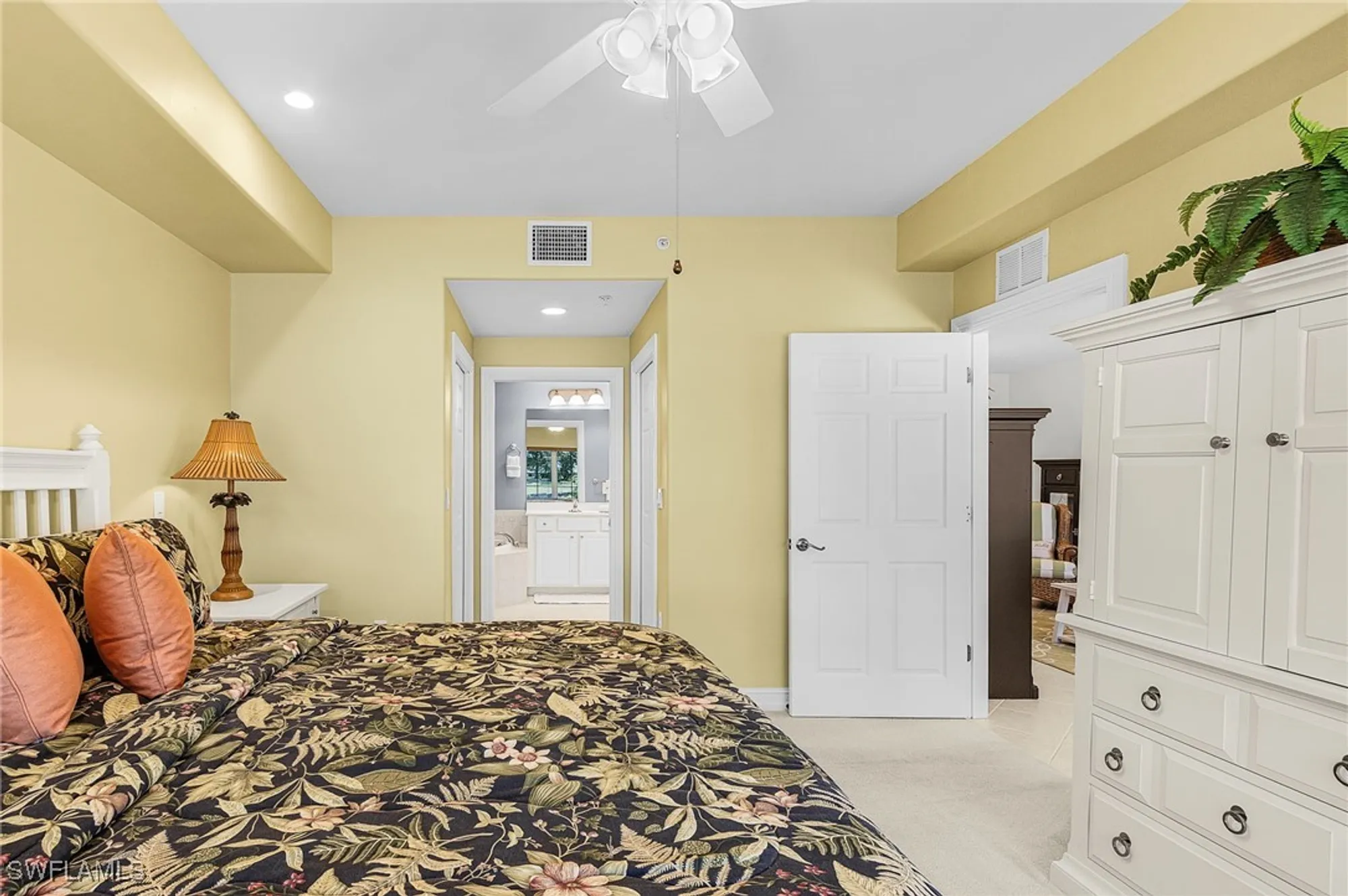 Property Slideshow image 19 of 34 | 9113 michael cir unit 7, Naples, FL, 34113