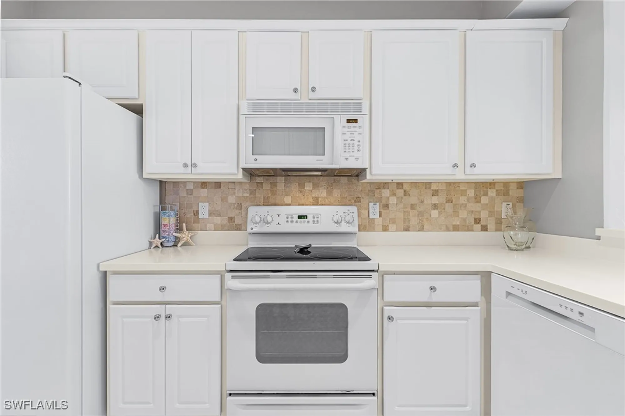 Property Slideshow image 13 of 34 | 9113 michael cir unit 7, Naples, FL, 34113