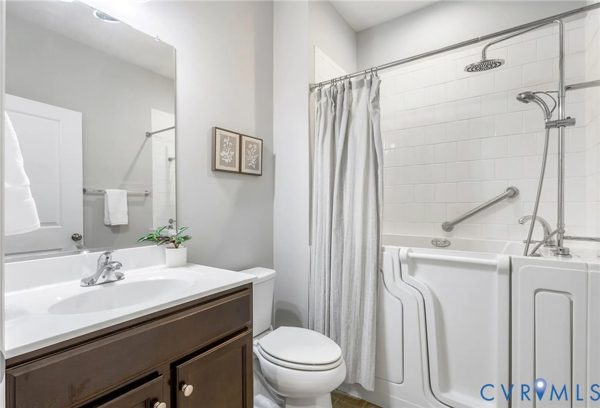 Property Slideshow image 17 of 32 | 1420 westhall gardens dr, North Chesterfield, VA, 23235