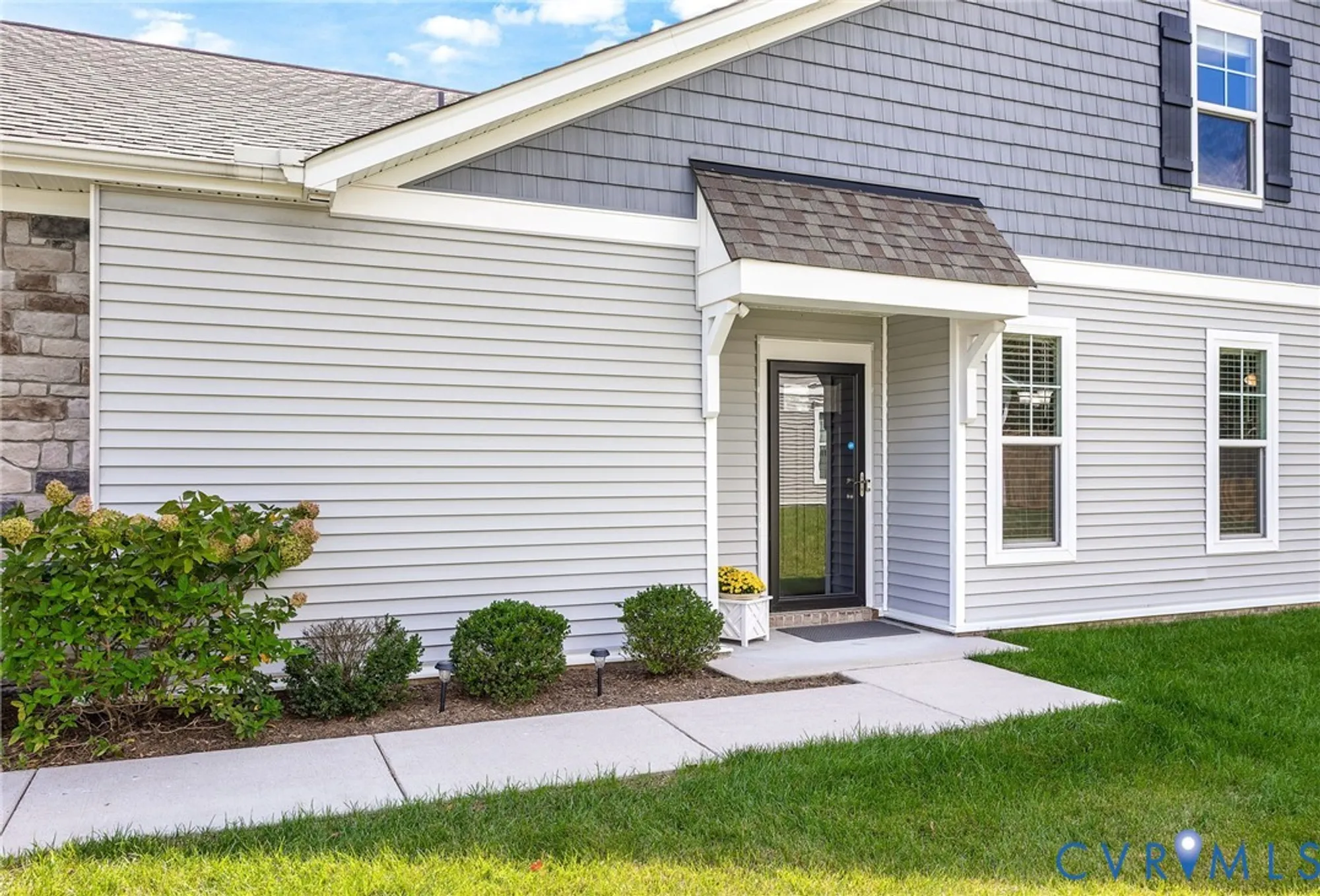 Property Slideshow image 3 of 32 | 1420 westhall gardens dr, North Chesterfield, VA, 23235