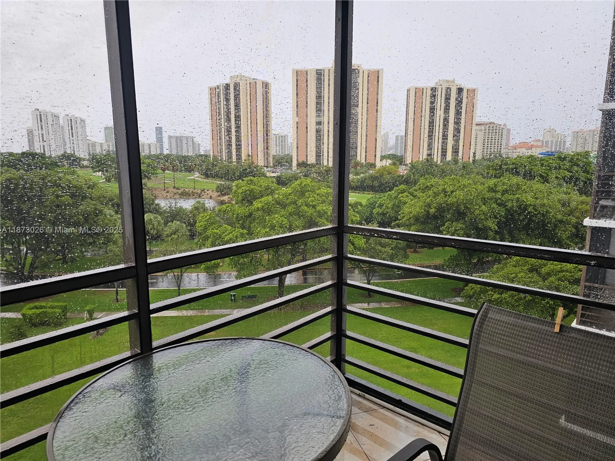 Property Slideshow image 15 of 22 | 20400 w country club dr apt 711, Aventura, FL, 33180