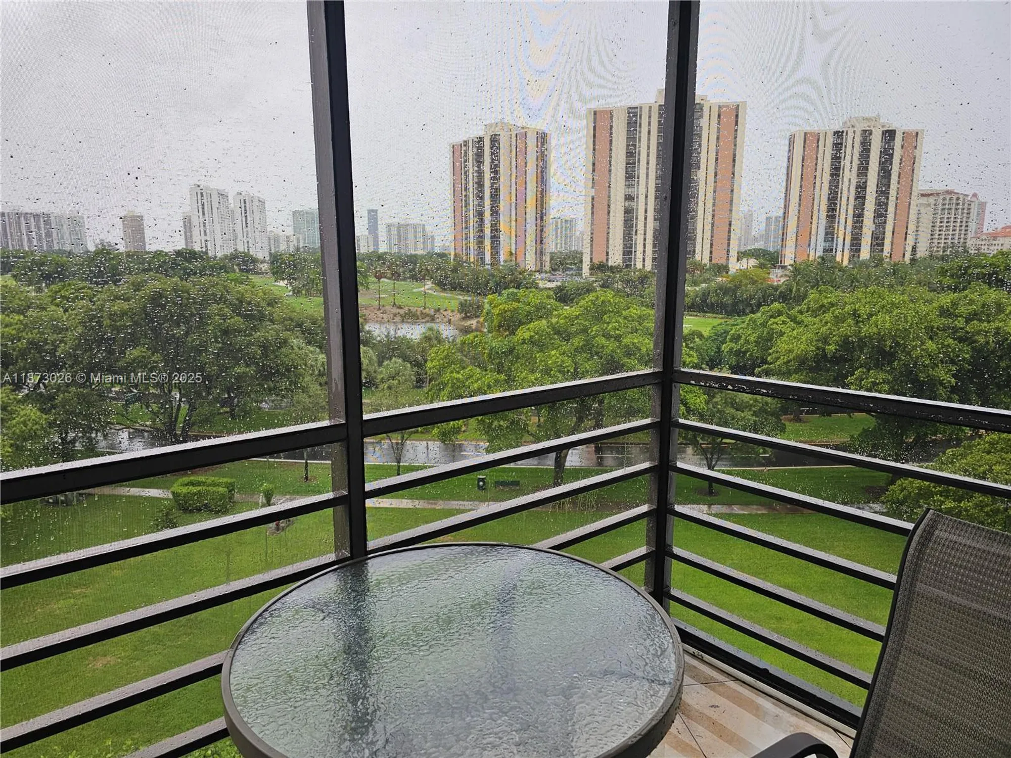 Property Slideshow image 16 of 22 | 20400 w country club dr apt 711, Aventura, FL, 33180