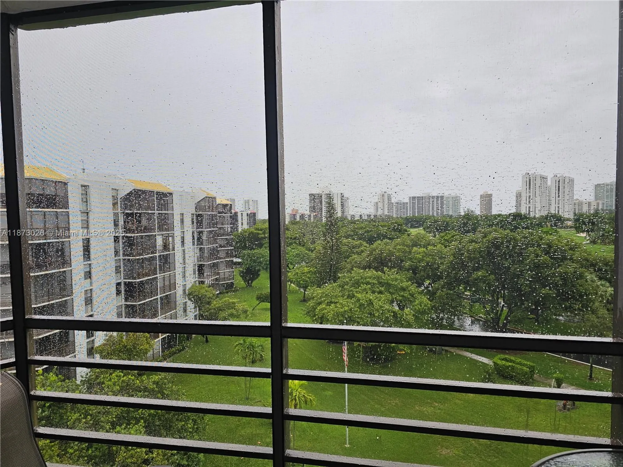 Property Slideshow image 18 of 22 | 20400 w country club dr apt 711, Aventura, FL, 33180