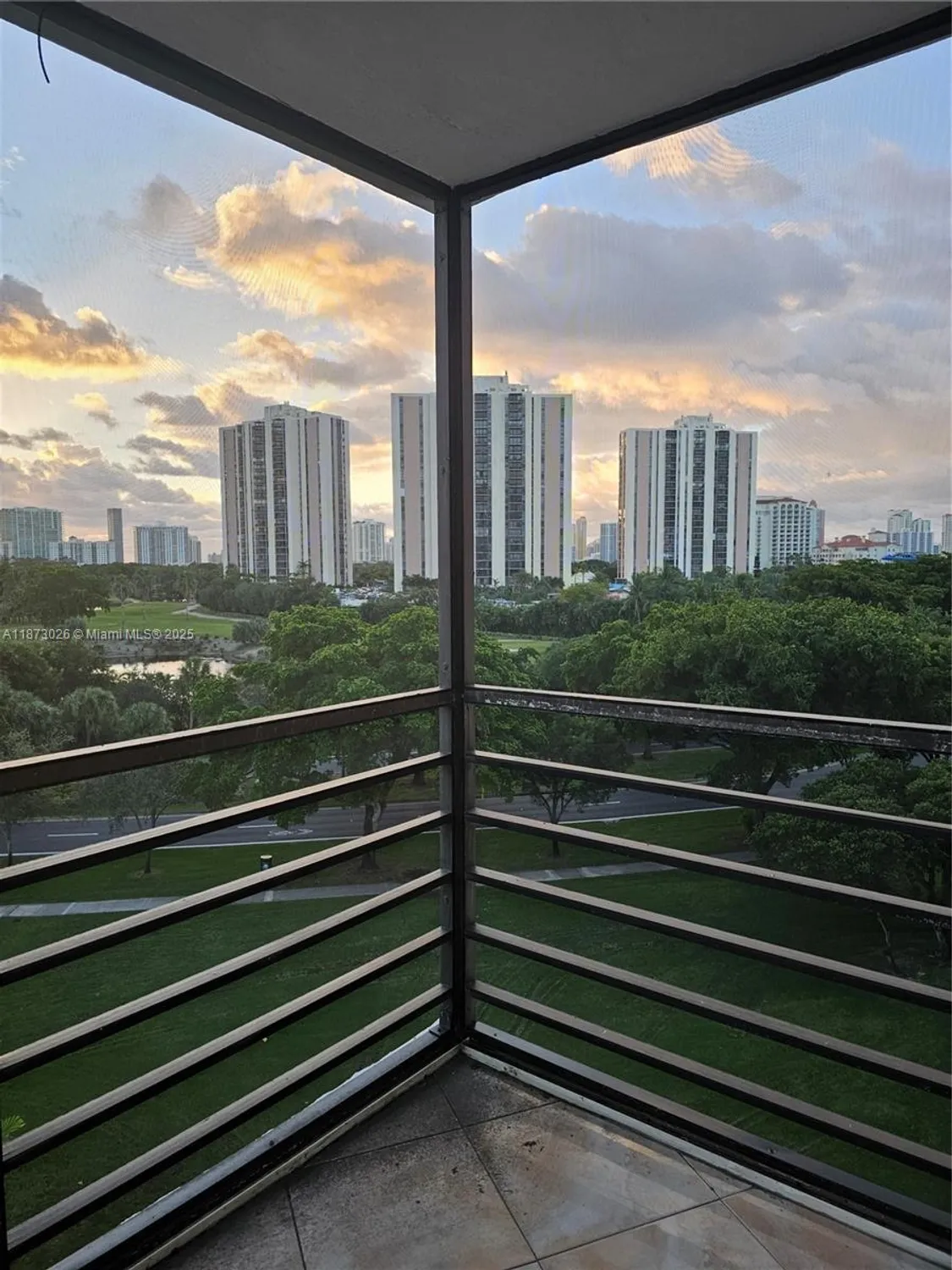 Property Slideshow image 21 of 22 | 20400 w country club dr apt 711, Aventura, FL, 33180