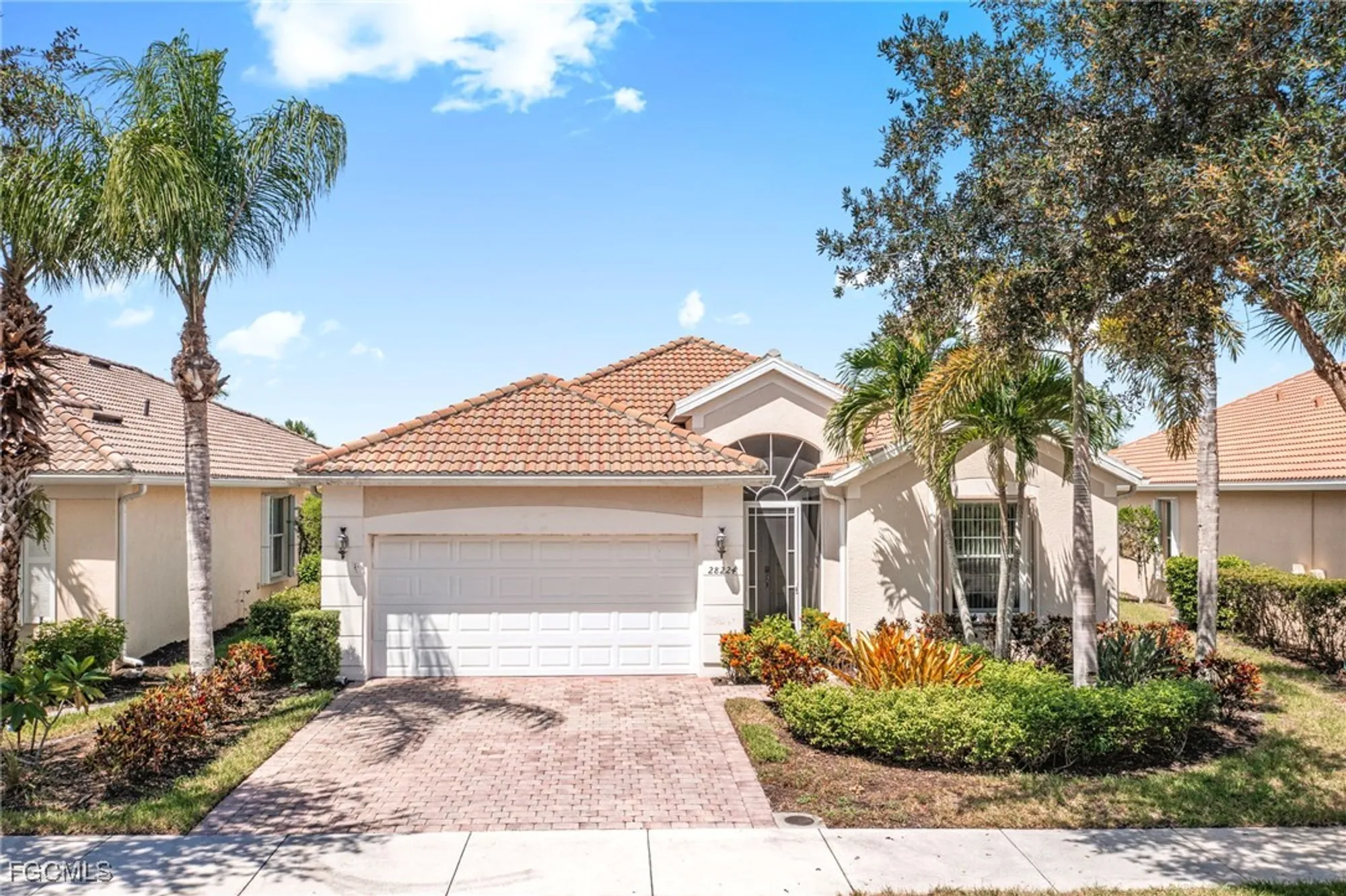 Property Slideshow image 3 of 32 | 28224 jewel fish ln, Bonita Springs, FL, 34135