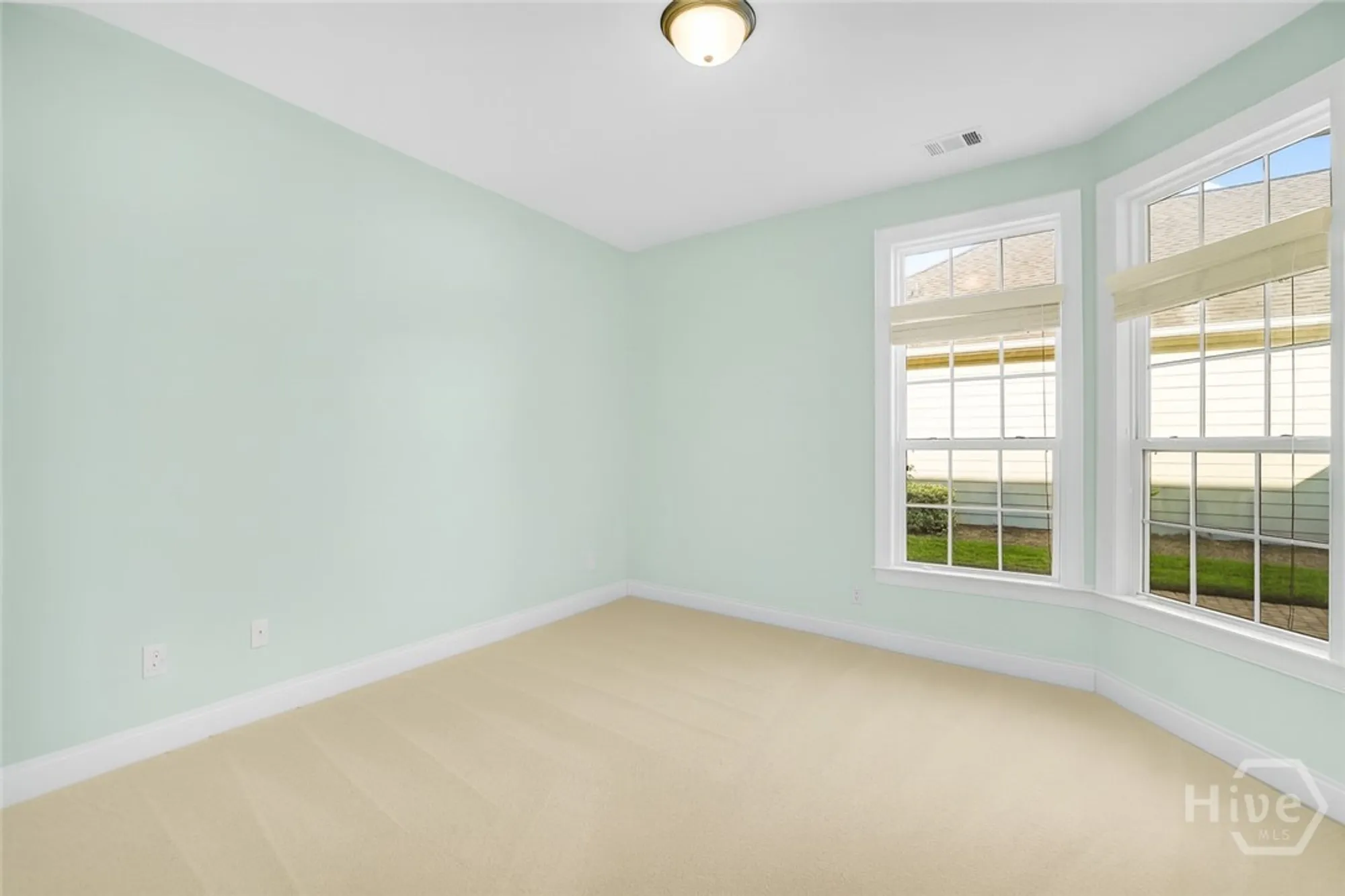 Property Slideshow image 14 of 74 | 176 kingfisher cir, Pooler, GA, 31322
