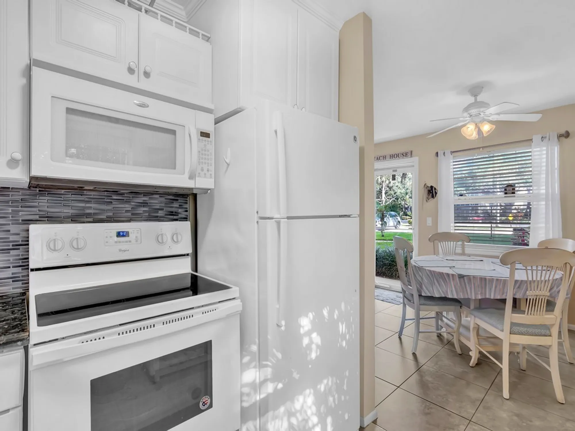 Property Slideshow image 10 of 36 | 5400 a1a apt d8, Indian River Shores, FL, 32963