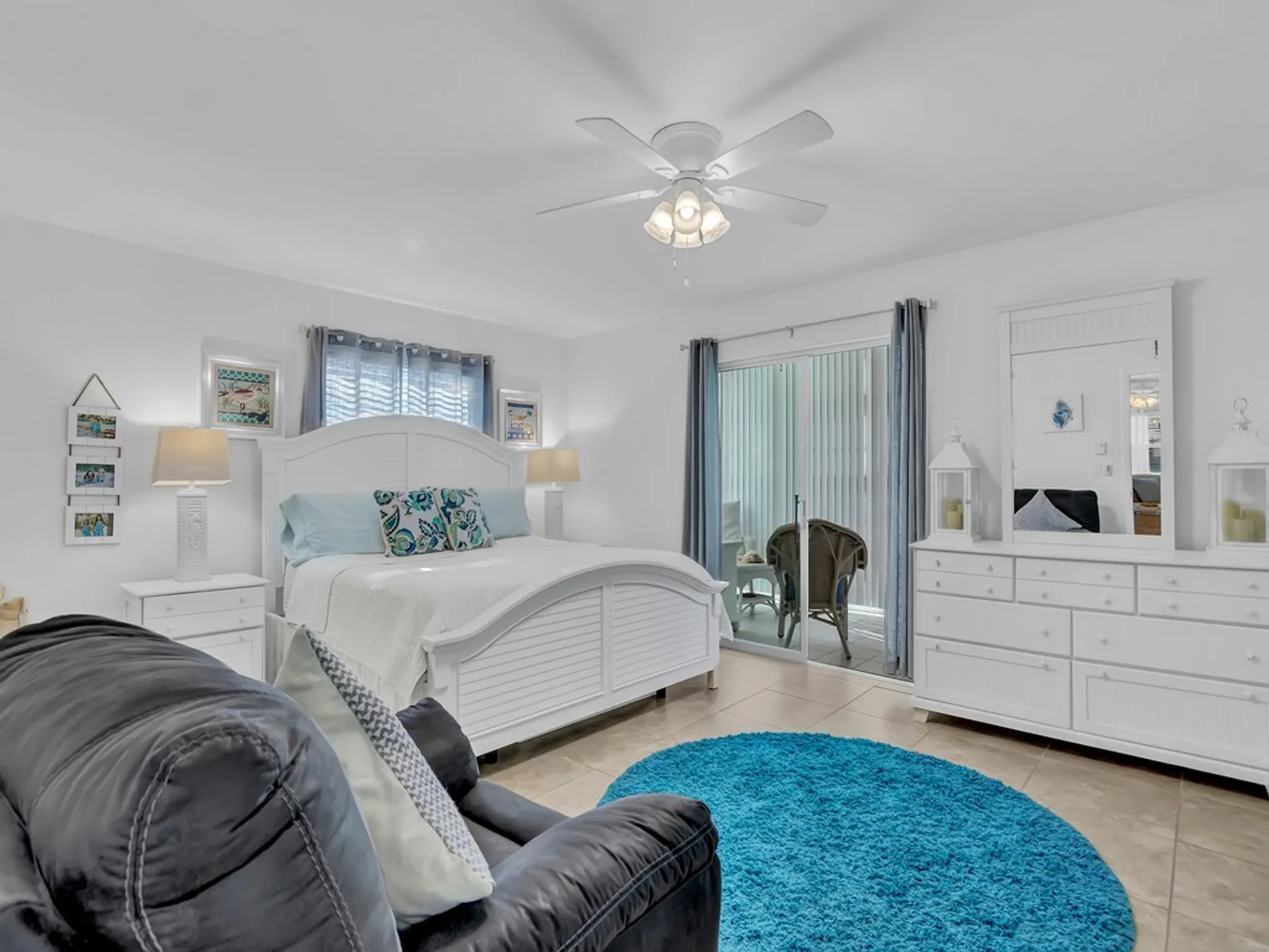 Property Slideshow image 11 of 36 | 5400 a1a apt d8, Indian River Shores, FL, 32963