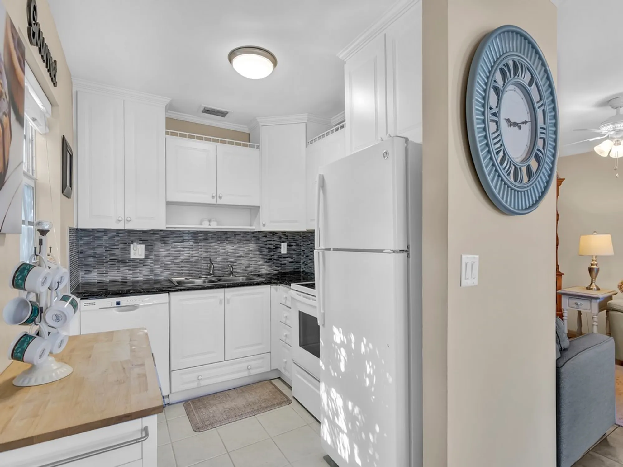 Property Slideshow image 8 of 36 | 5400 a1a apt d8, Indian River Shores, FL, 32963