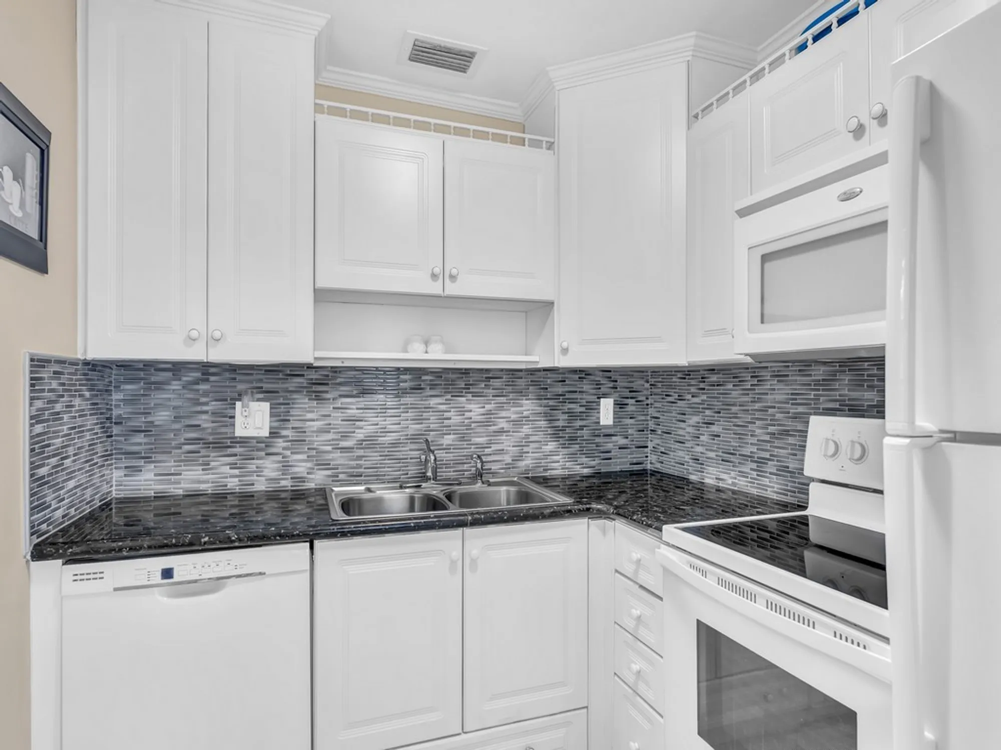 Property Slideshow image 9 of 36 | 5400 a1a apt d8, Indian River Shores, FL, 32963
