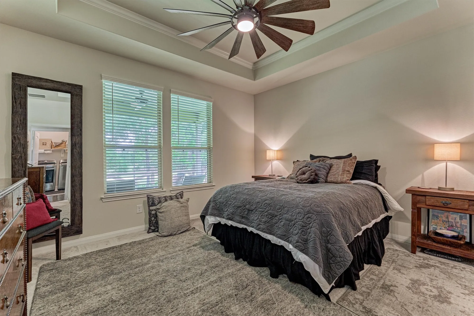 Property Slideshow image 21 of 48 | 128 caspian way, The Woodlands, TX, 77382