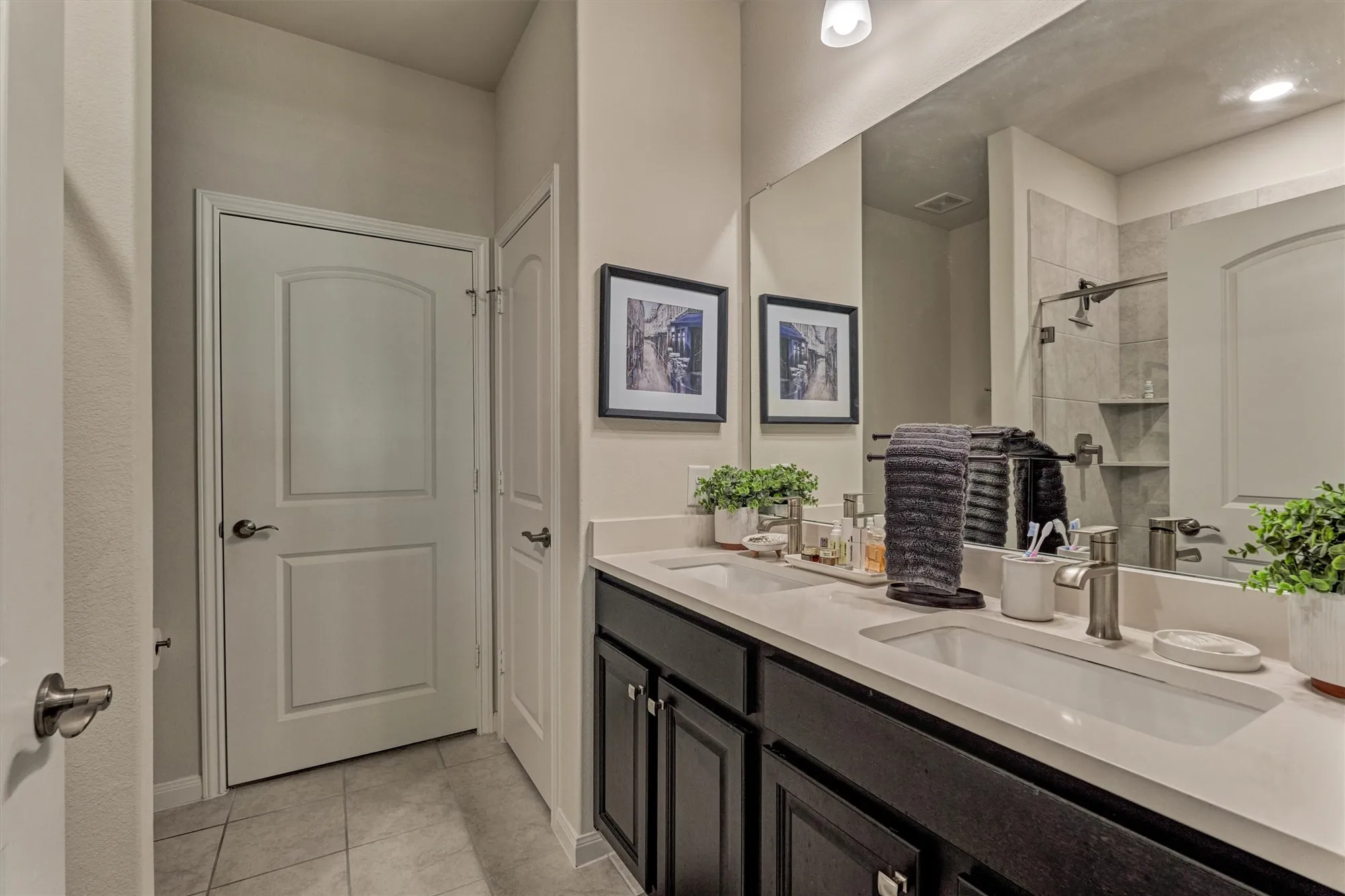 Property Slideshow image 22 of 48 | 128 caspian way, The Woodlands, TX, 77382