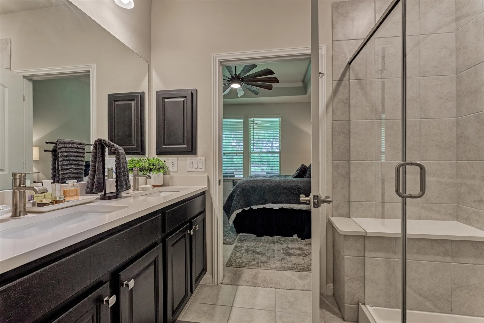 Property Slideshow image 23 of 48 | 128 caspian way, The Woodlands, TX, 77382