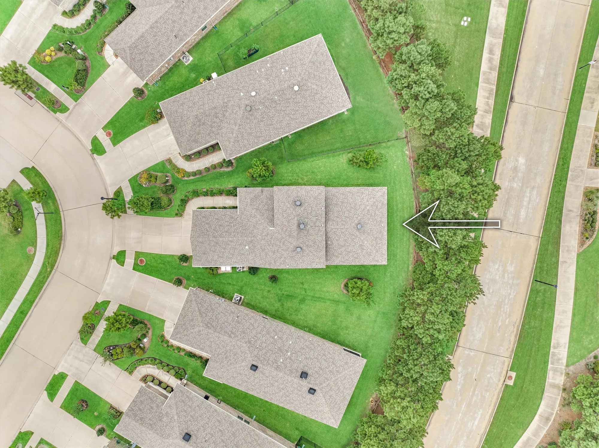 Property Slideshow image 47 of 48 | 128 caspian way, The Woodlands, TX, 77382