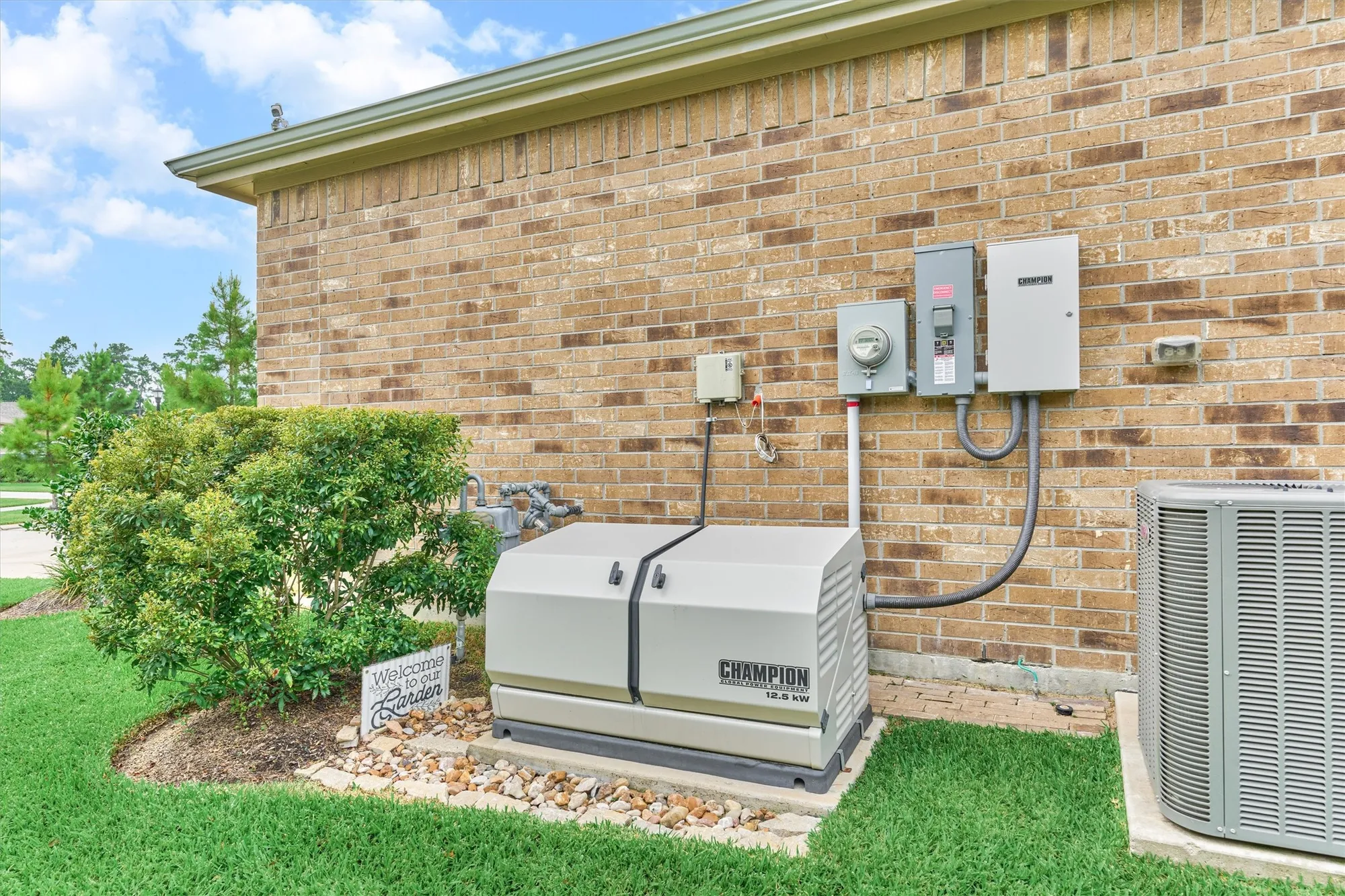 Property Slideshow image 40 of 48 | 128 caspian way, The Woodlands, TX, 77382