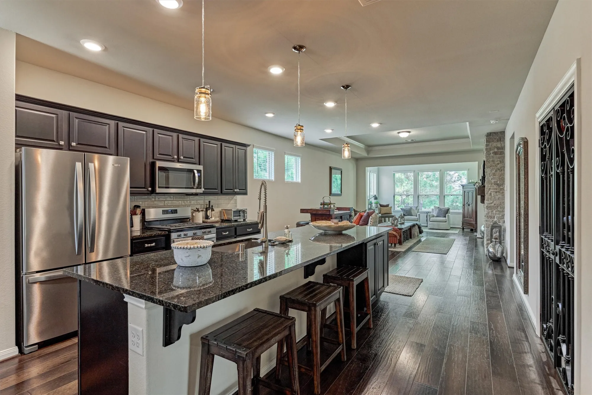 Property Slideshow image 9 of 48 | 128 caspian way, The Woodlands, TX, 77382