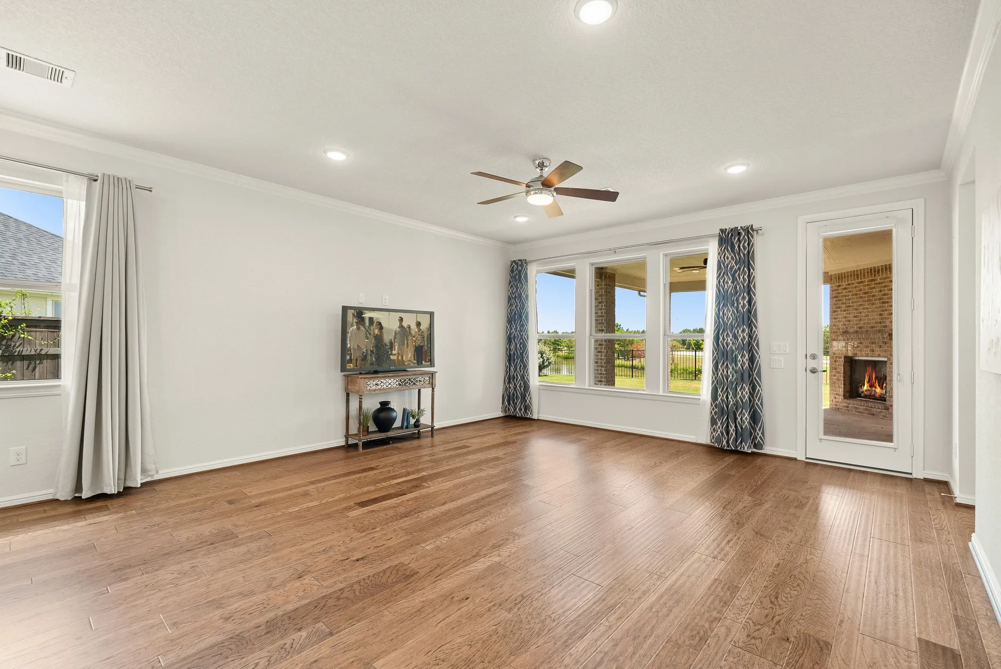 Property Slideshow image 15 of 34 | 5923 winding terrace ln, Fulshear, TX, 77441