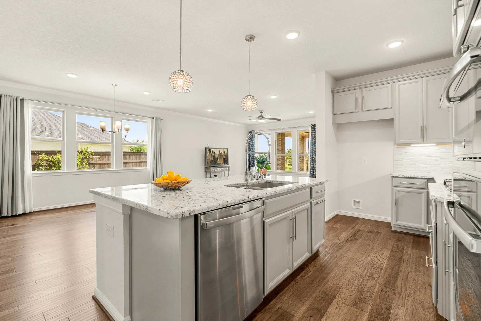 Property Slideshow image 13 of 34 | 5923 winding terrace ln, Fulshear, TX, 77441