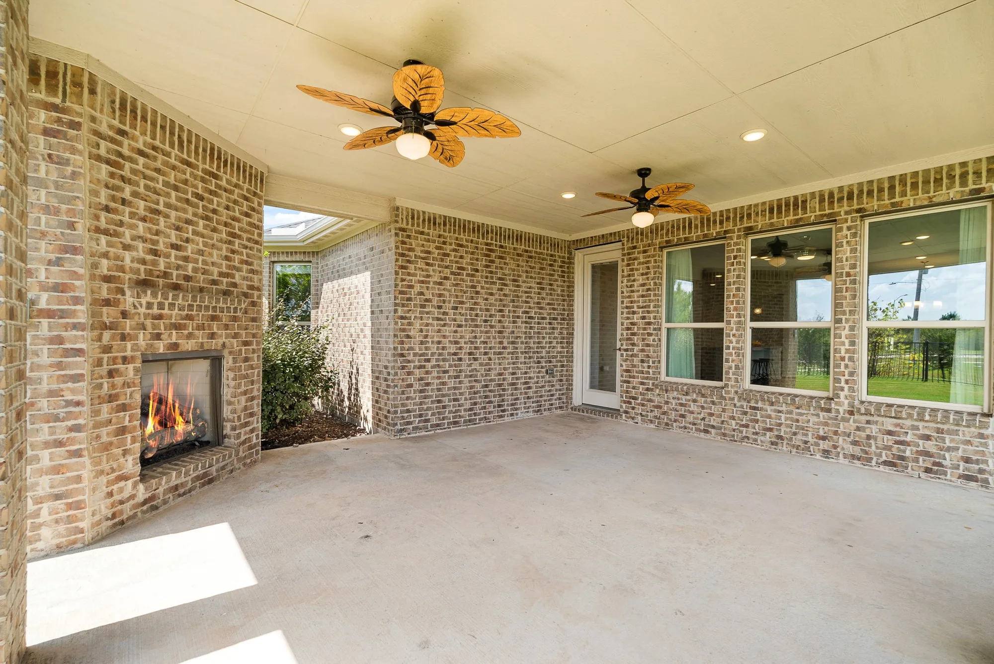 Property Slideshow image 27 of 34 | 5923 winding terrace ln, Fulshear, TX, 77441