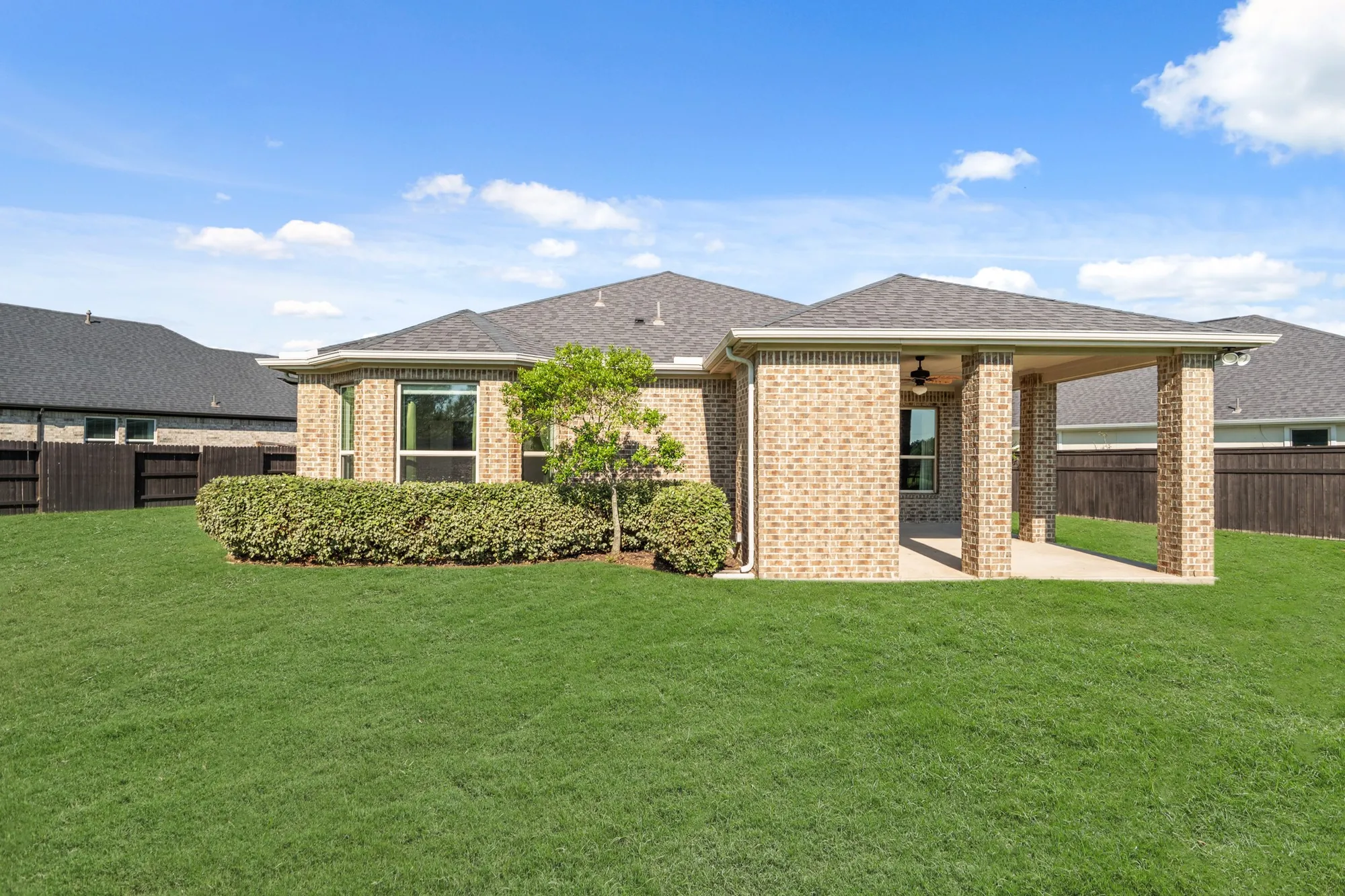 Property Slideshow image 28 of 34 | 5923 winding terrace ln, Fulshear, TX, 77441