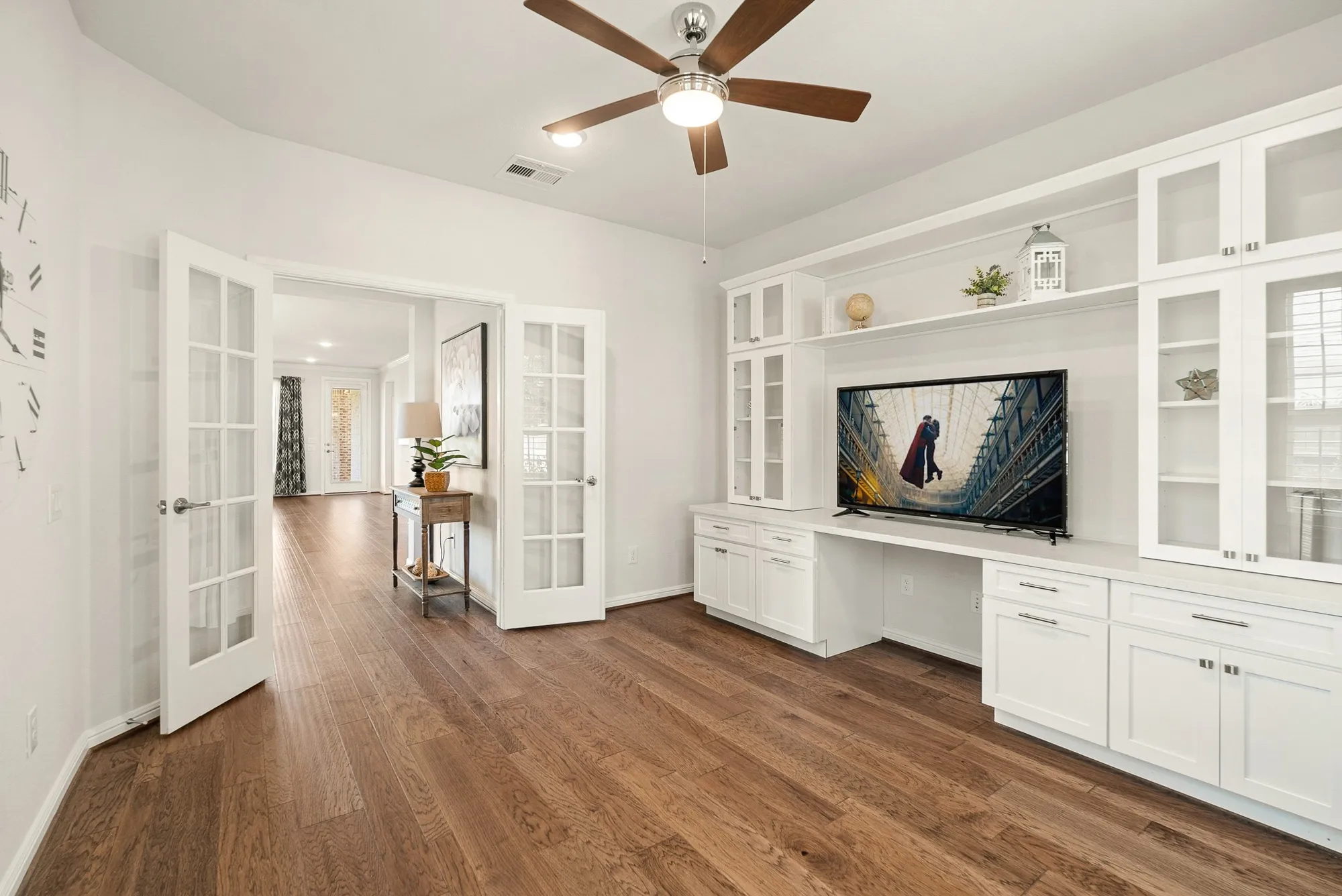 Property Slideshow image 8 of 34 | 5923 winding terrace ln, Fulshear, TX, 77441