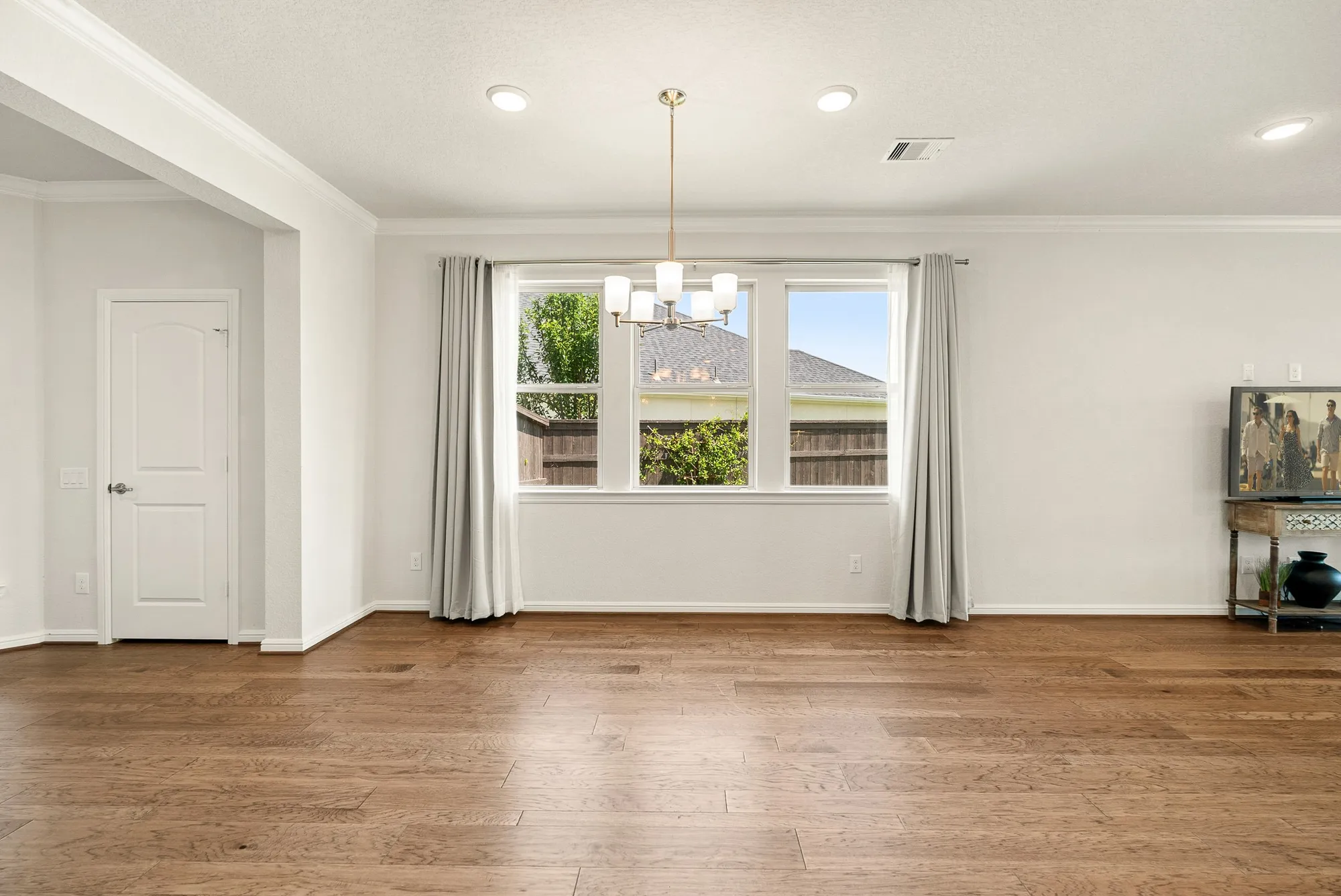 Property Slideshow image 9 of 34 | 5923 winding terrace ln, Fulshear, TX, 77441