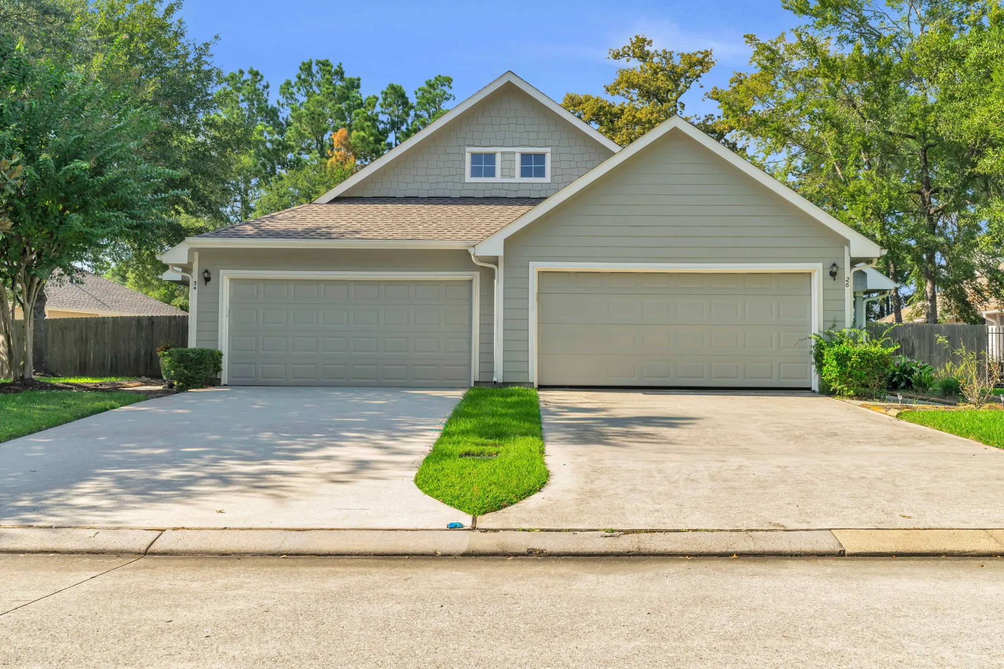 Property Slideshow image 1 of 47 | 34 greenwich pl, Conroe, TX, 77384