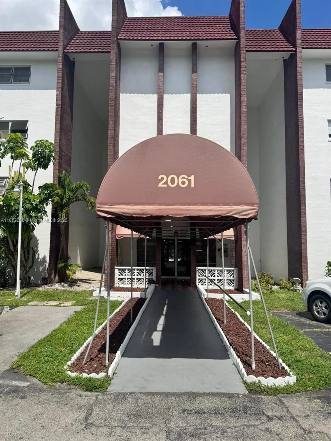 Property Slideshow image 1 of 13 | 2061 nw 47th ter apt 407, Lauderhill, FL, 33313